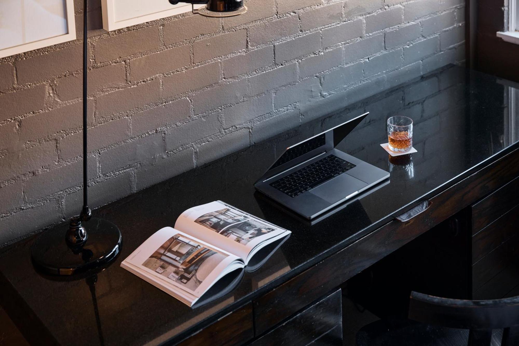 Heritage Queen Room,1668056088:JPEG