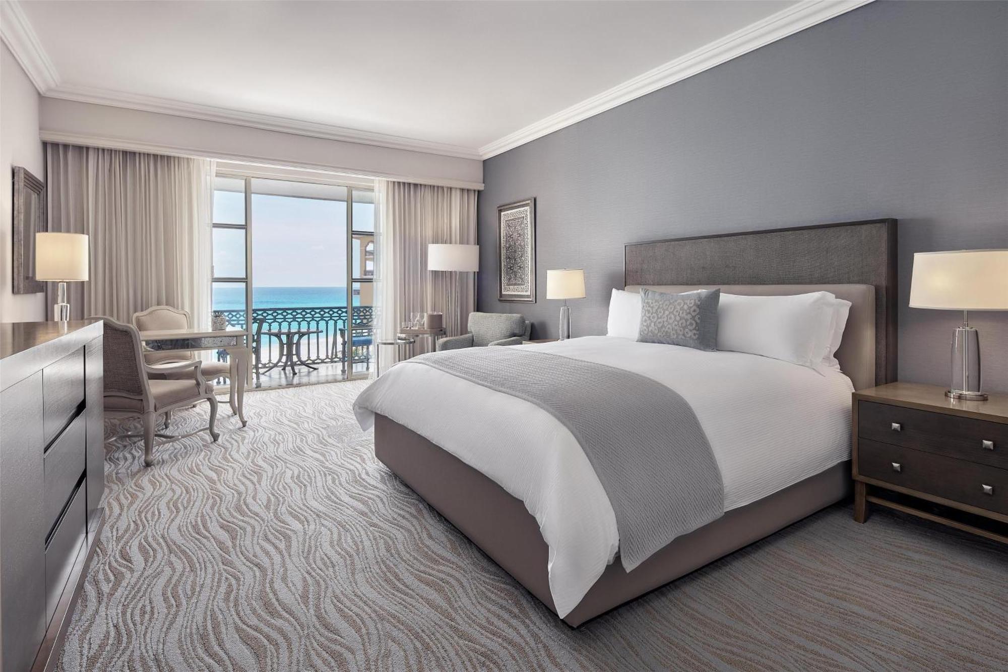 Deluxe Zimmer mit Kingsize-Bett am Meer