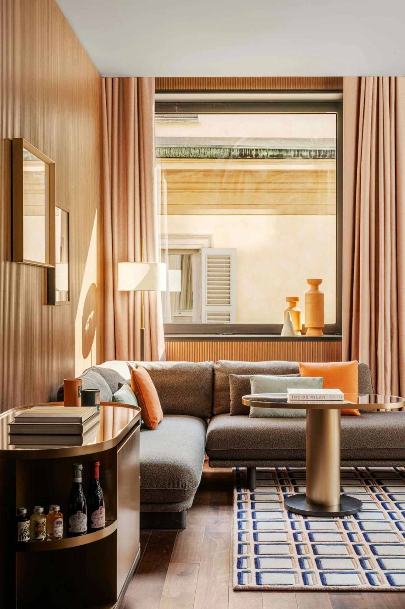 Panorama Suite mit Kingsize-Bett und Stadtblick