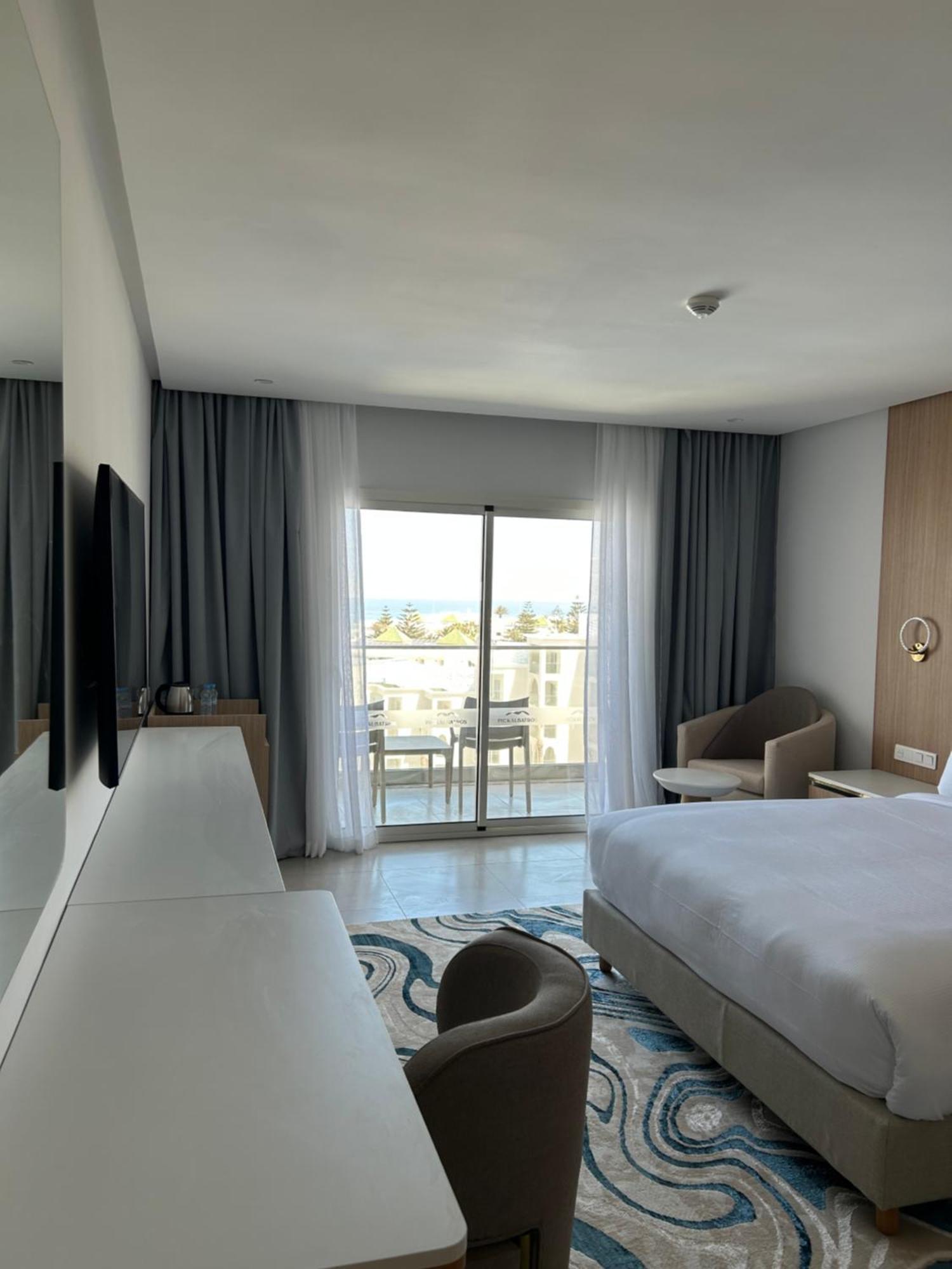 Deluxe Zimmer mit Meer- und Poolblick