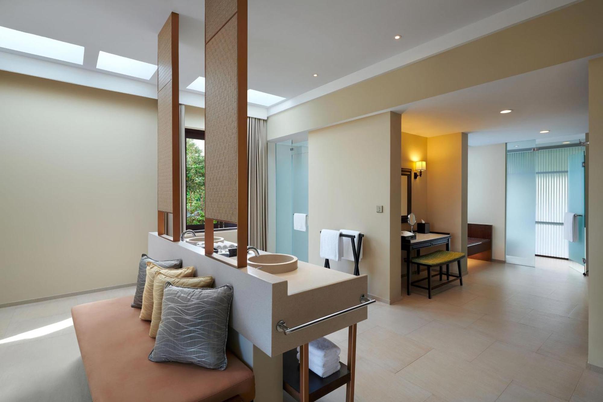 VanaBelle Suite mit Kingsize-Bett, Schlafsofa, Pool und Meerblick