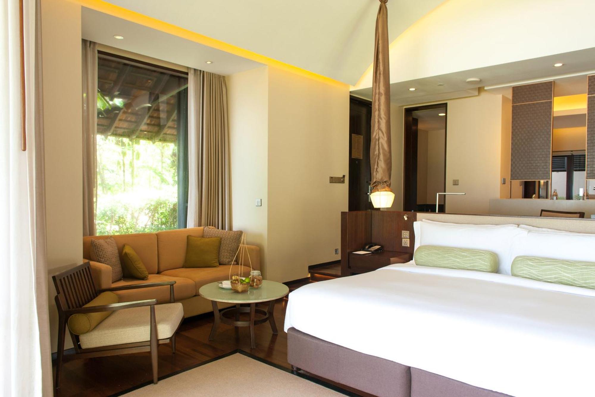 Poolvilla Tropical mit Kingsize-Bett und Schlafsofa