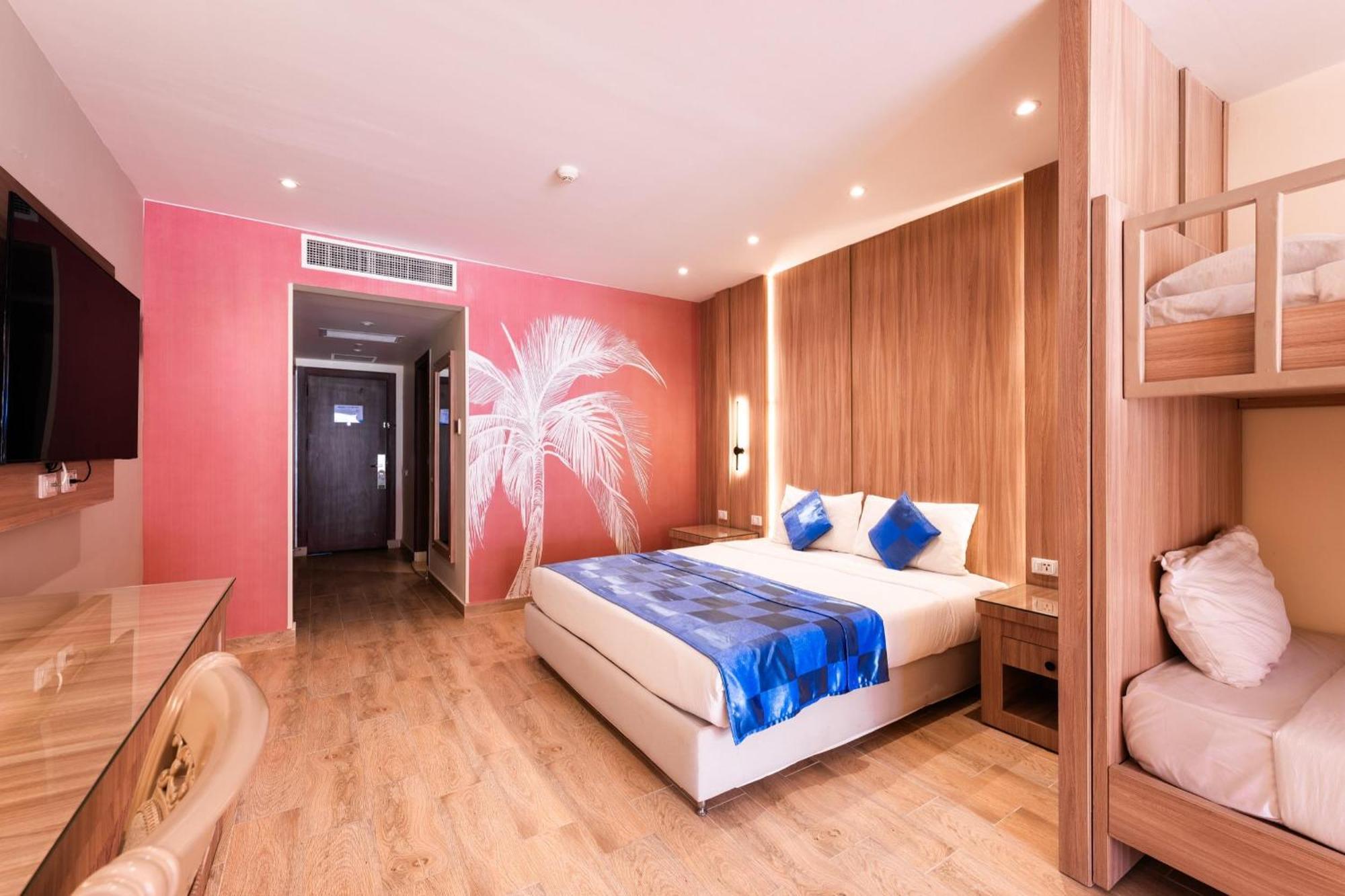 Family Room with Garden View,1671888223:JPEG