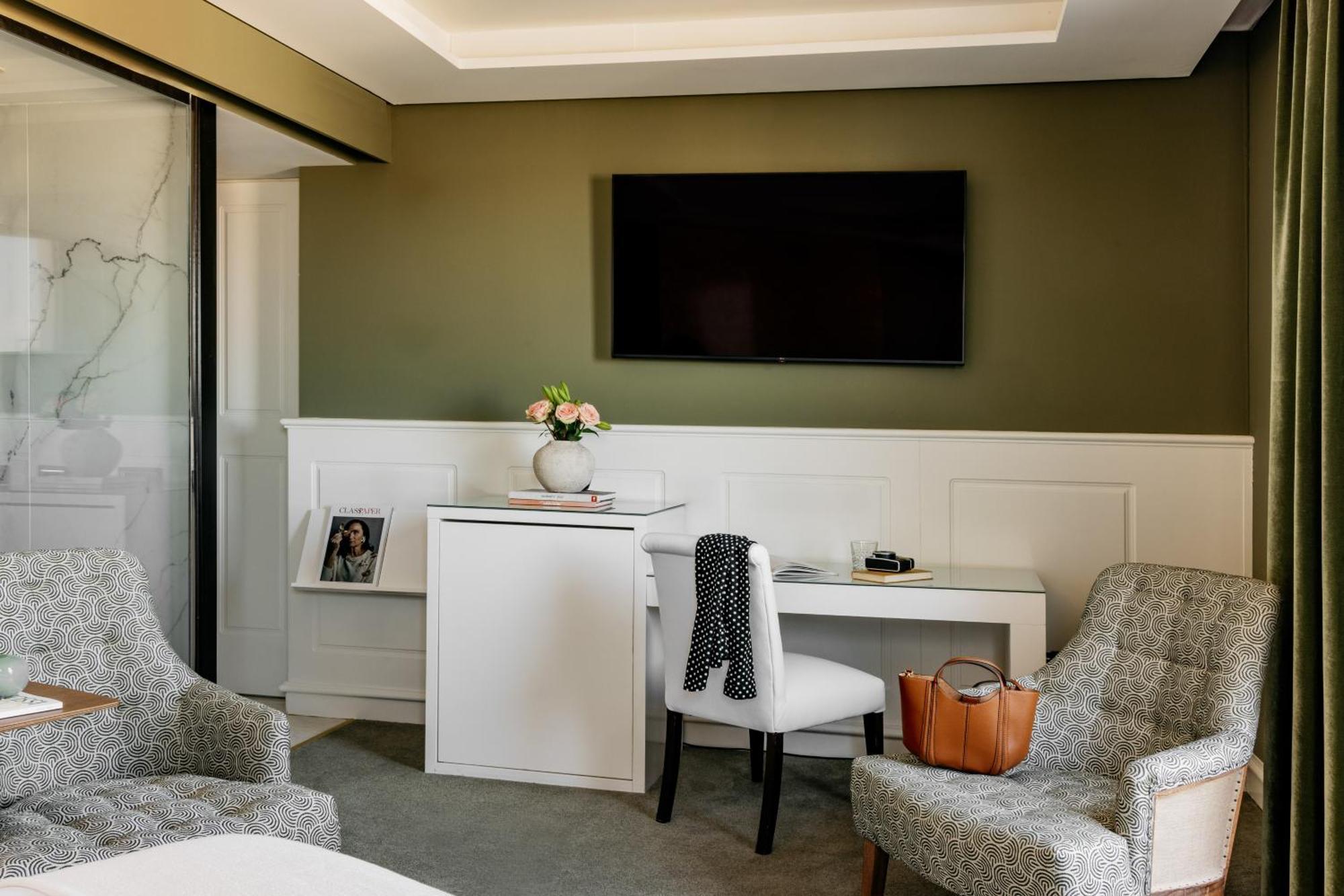 Supreme Room with City View,1680577635:JPEG