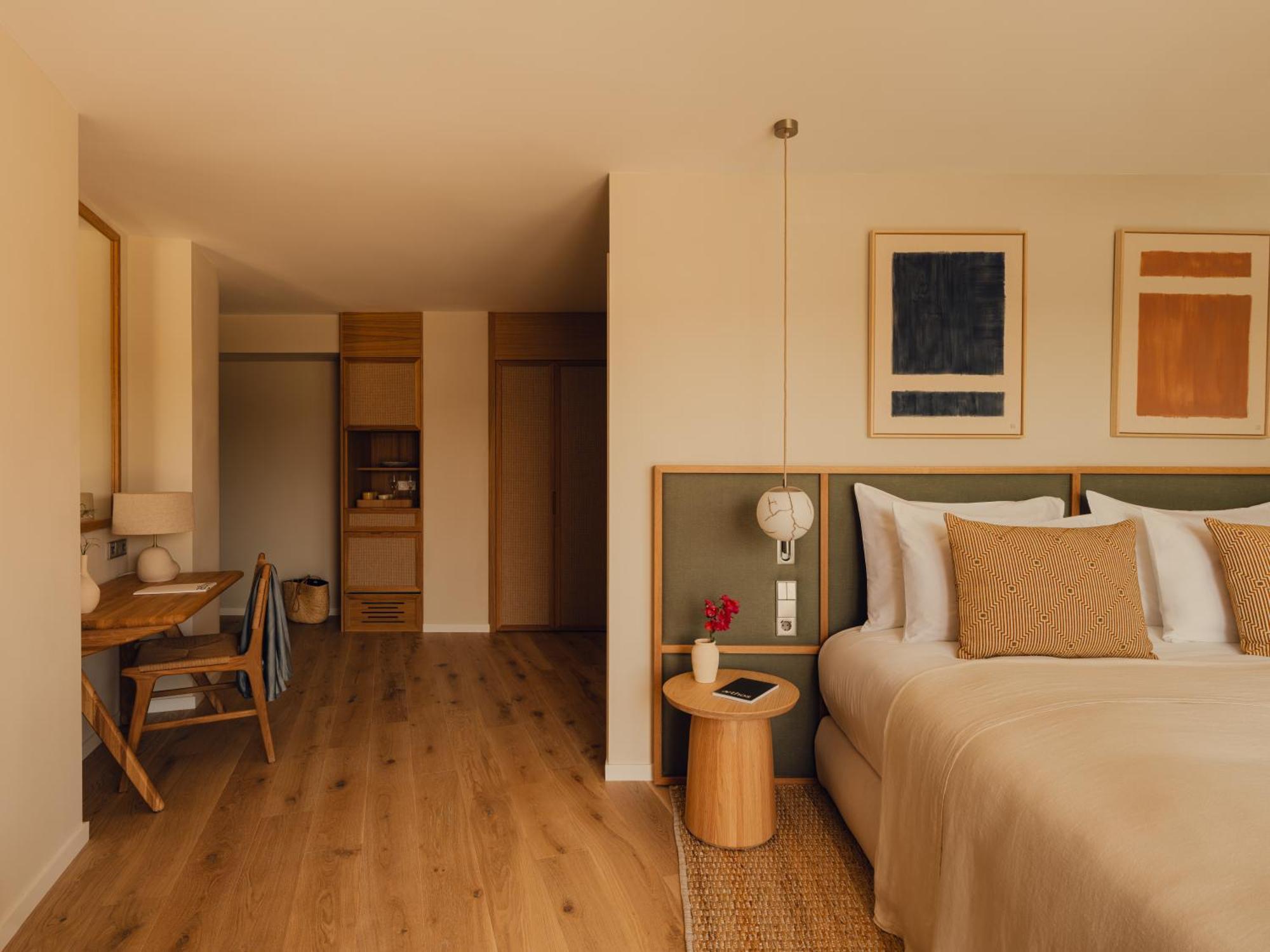 Junior Suite with Sea View,1681124735:JPEG