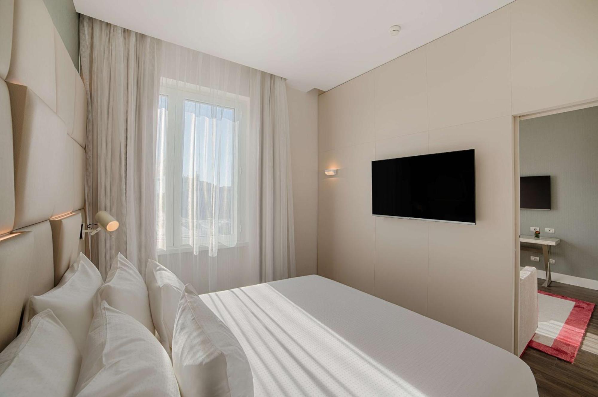 Junior Suite,1699068504:JPEG