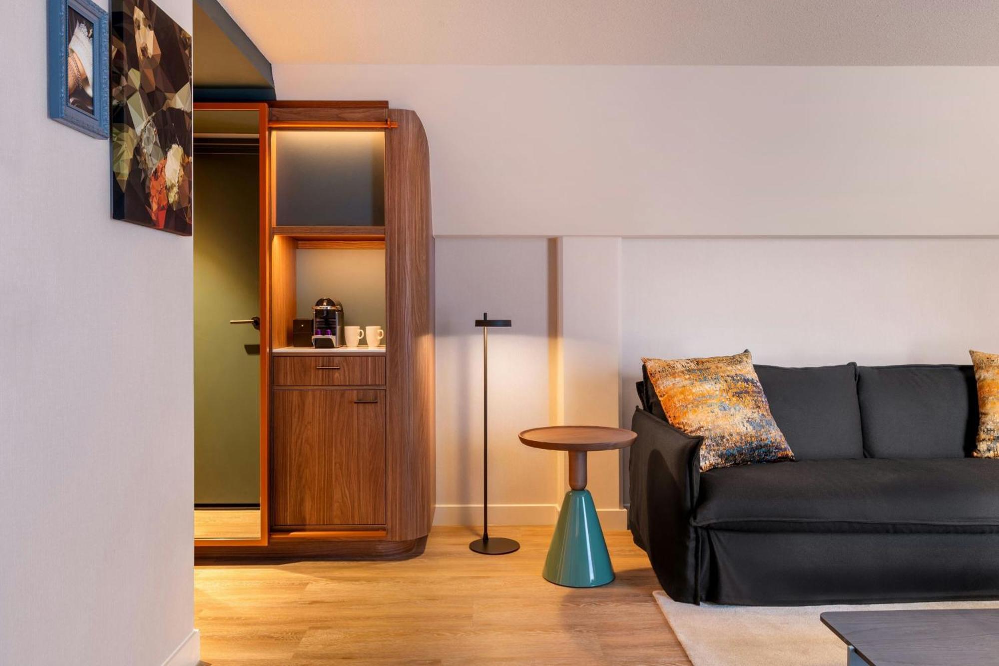 Junior Suite - Club Lounge Access,1697776114:JPEG