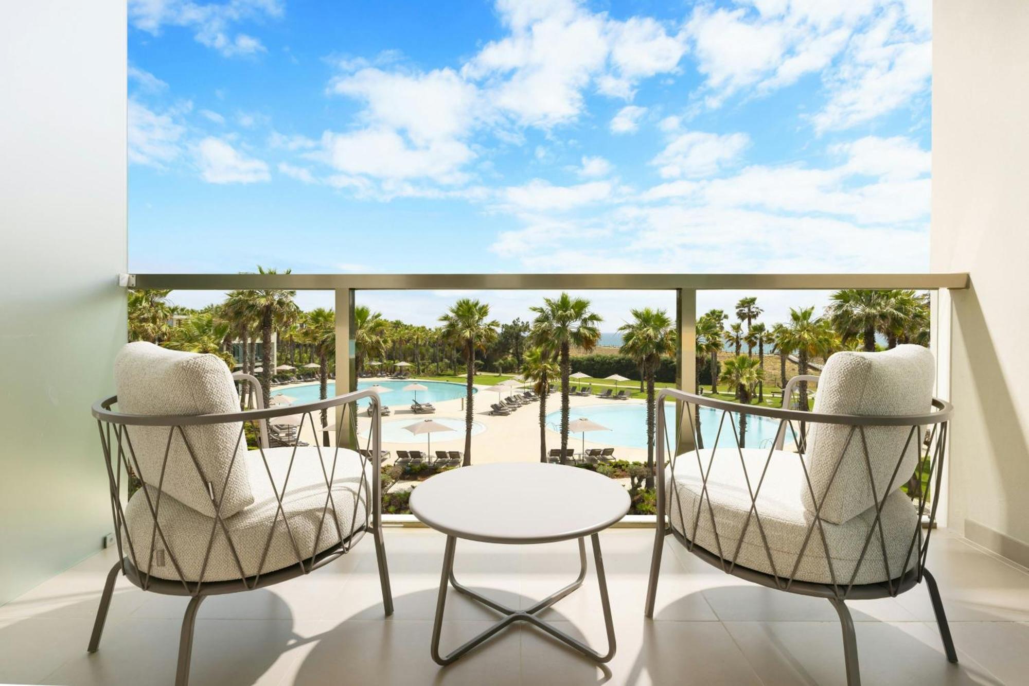 Suite mit 2 Schlafzimmern und Poolblick