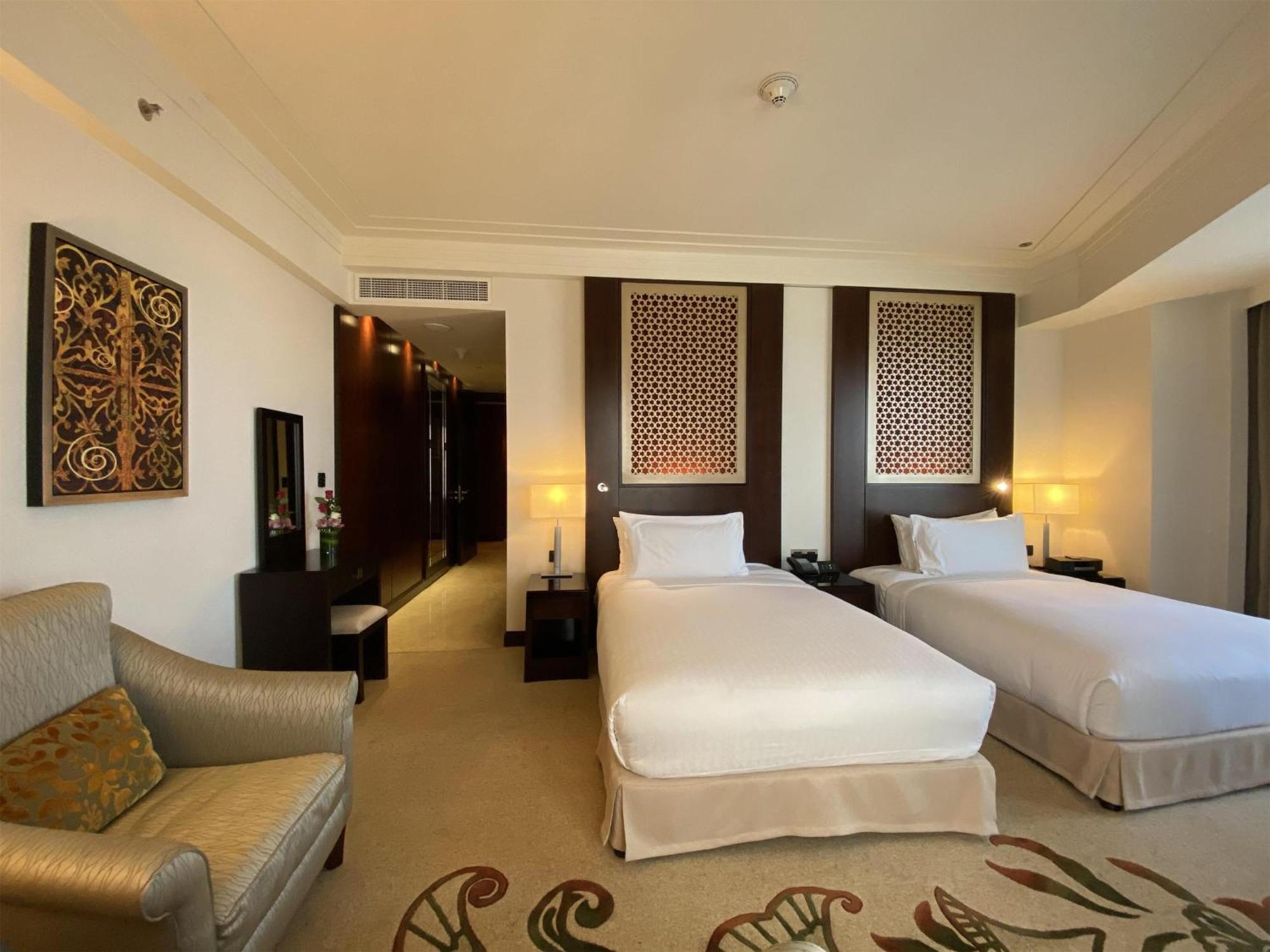 Deluxe Double Room with two Double Beds and Skyline View,1697998632:JPEG