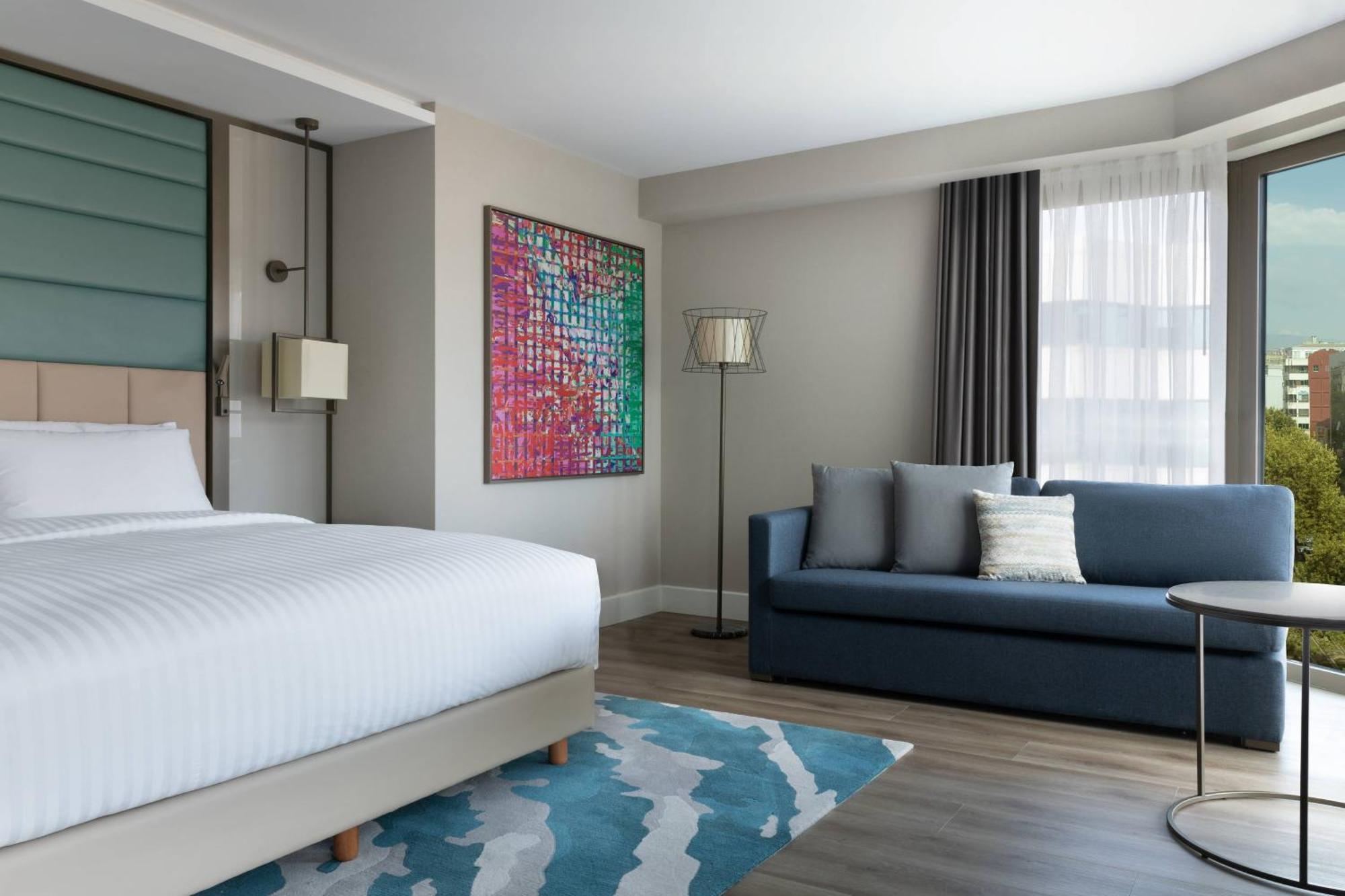 Corner King Room with City View, Executive lounge access,1698629981:JPEG