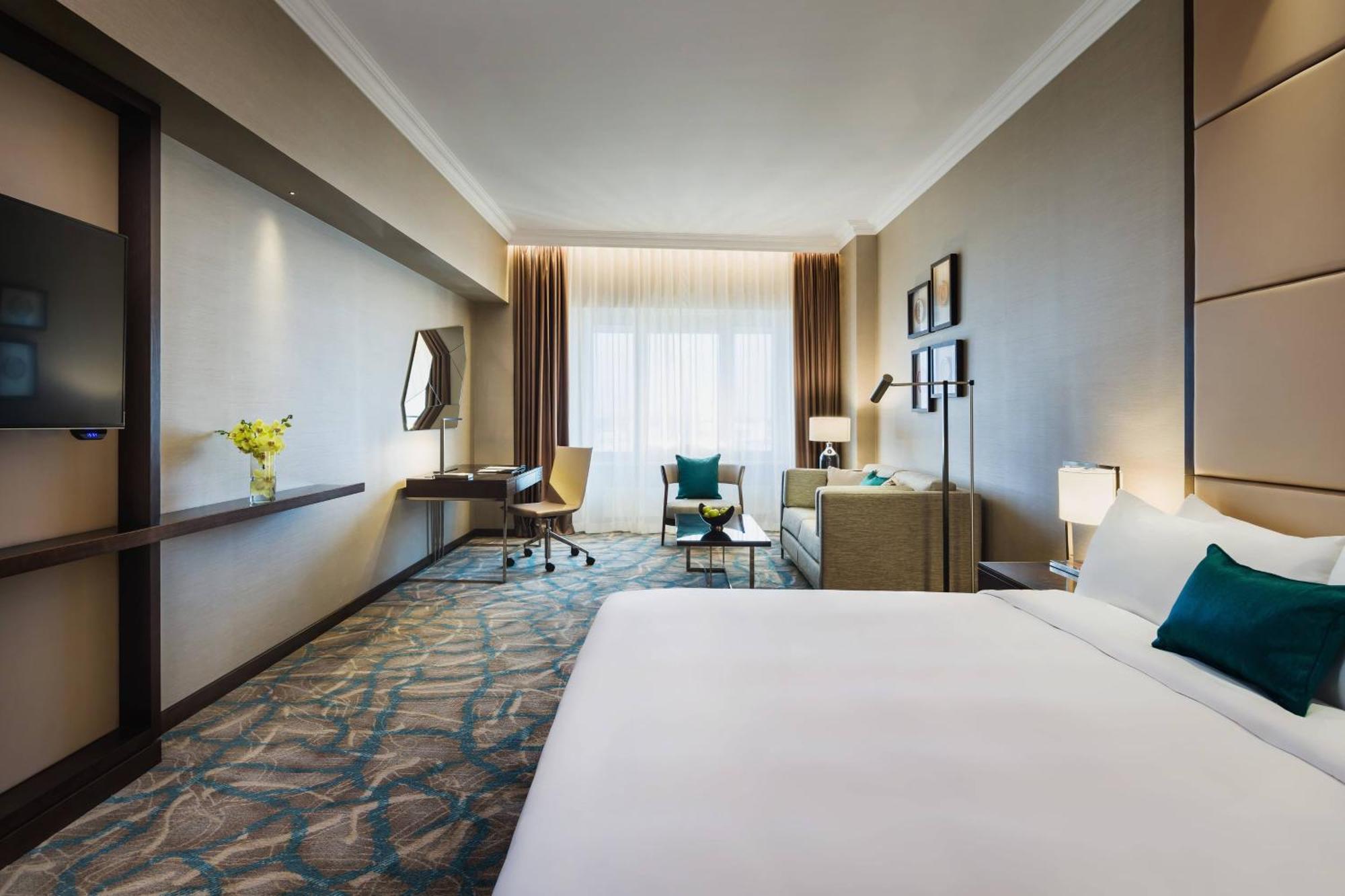 Grand Executive One King Bed Access Executive Lounge,1555437736:JPEG