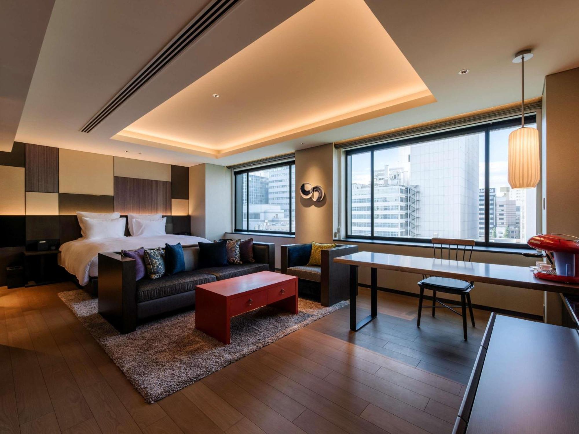 Superior King Suite with Lounge Access