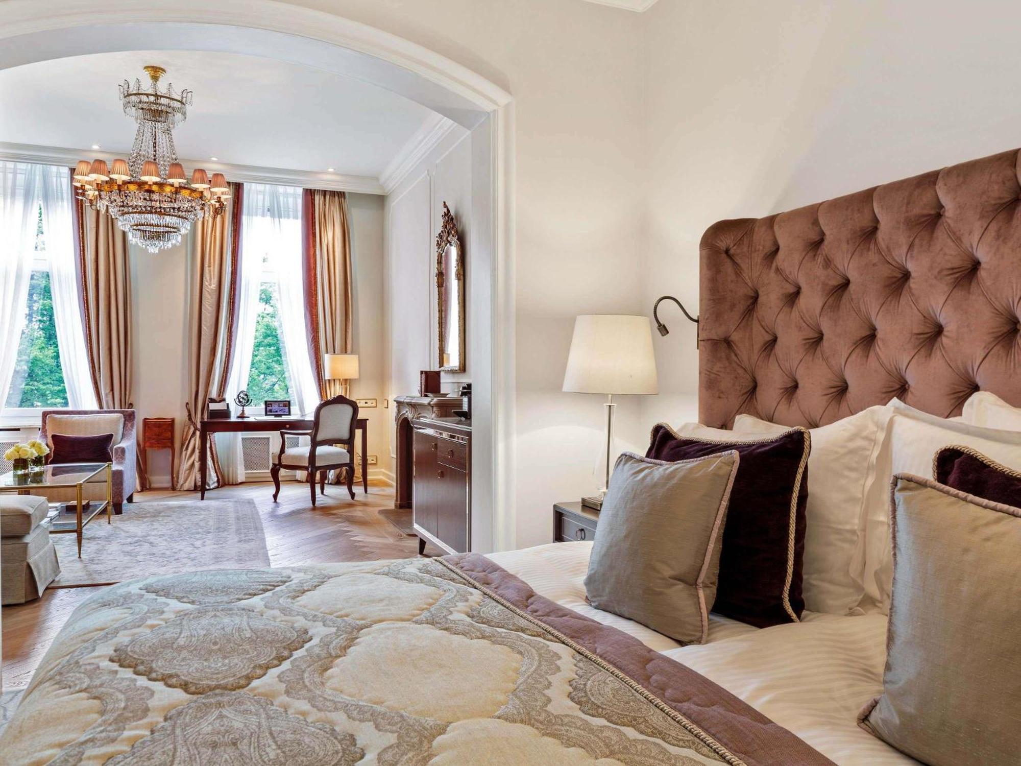 Junior Suite with Lake View,1716992649:JPEG