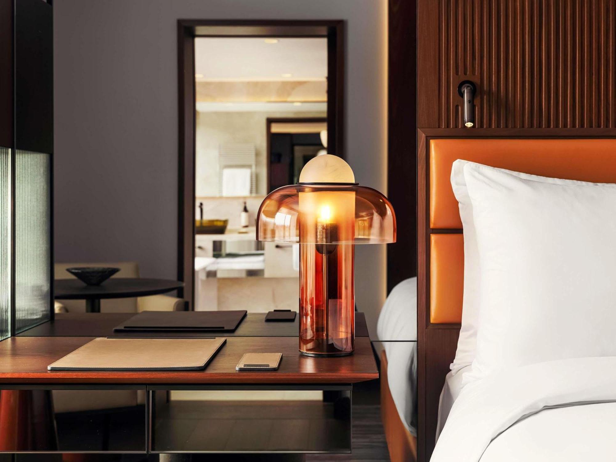 One-Bedroom King Residence with Kitchen,1758540237:JPEG