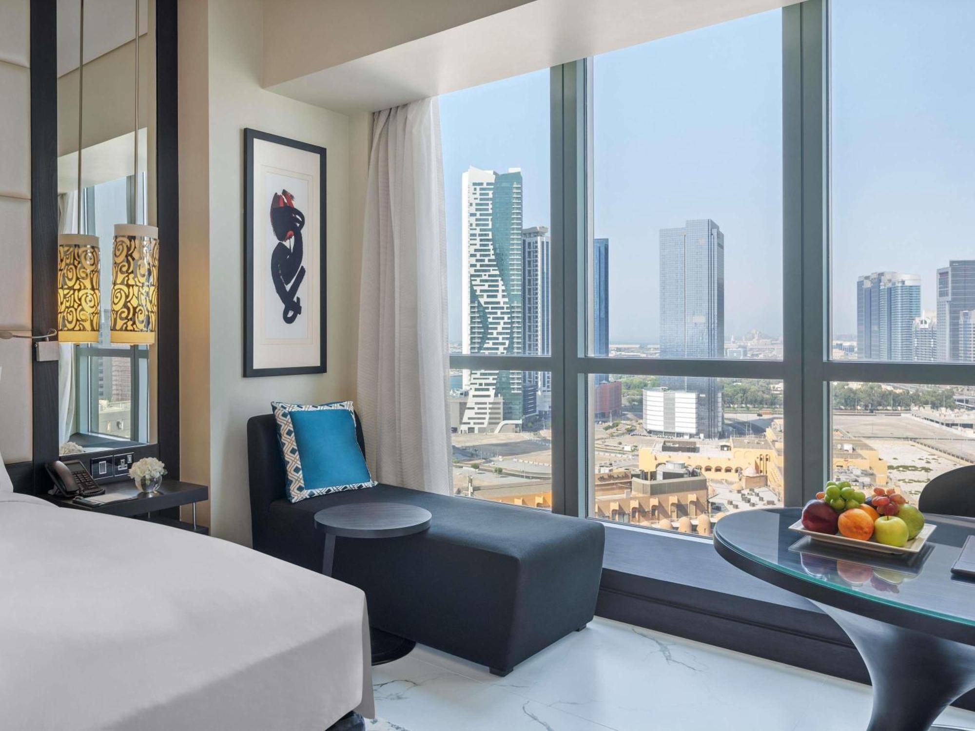 Luxus Club Zweibettzimmer mit Zugang zum Club und Meer- oder Stadtblick
