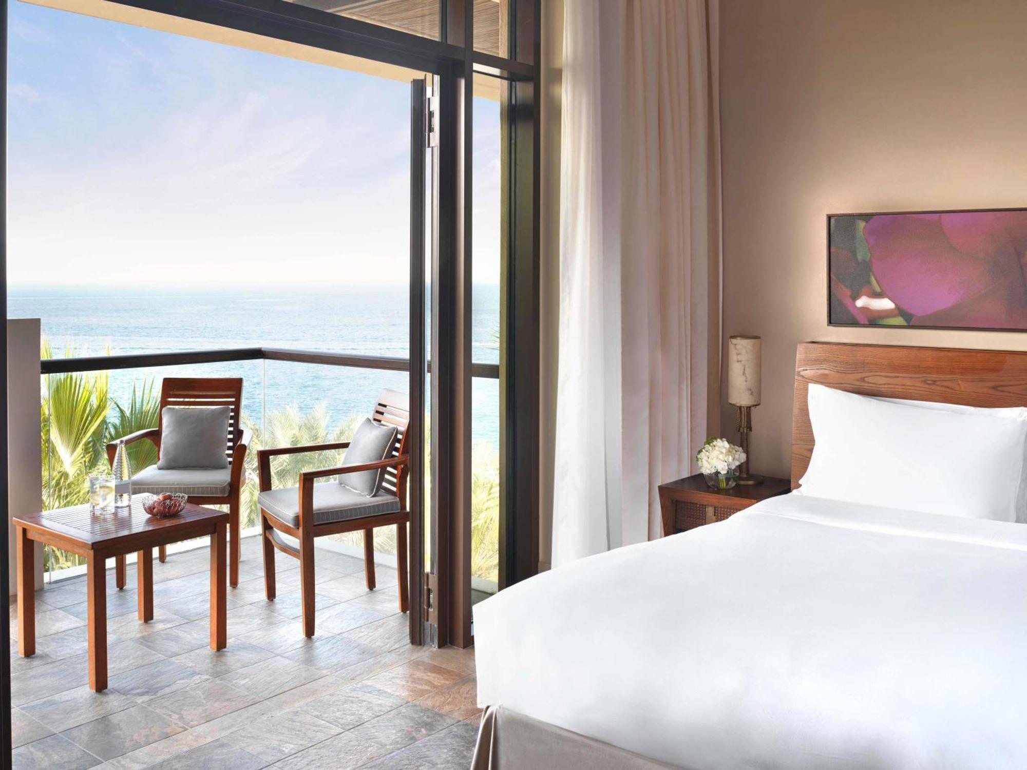 Junior King Suite Sofa Bed Private Balcony Sea View Club Access,1662991317:JPEG