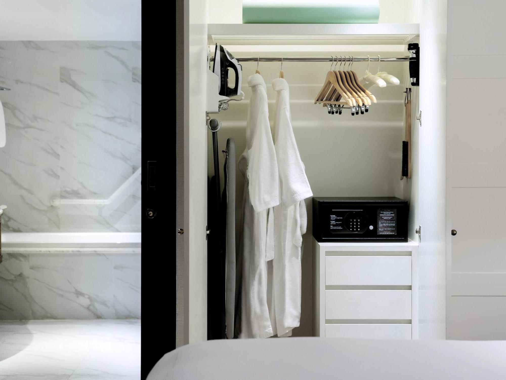 Familiensuite mit 1 Schlafzimmer und 2 Einzelbetten