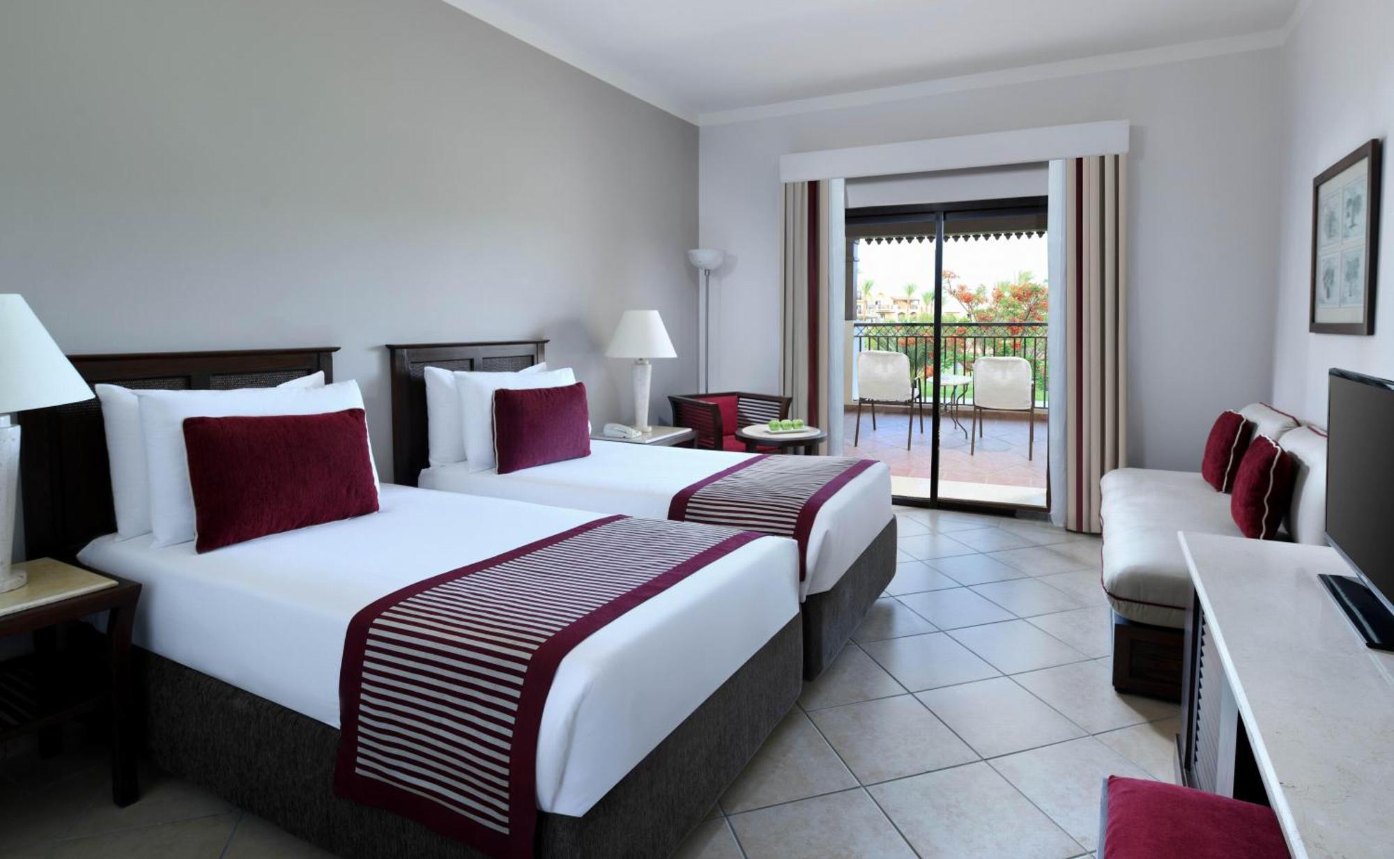 Superior Queen Garden View,1722897490:JPEG