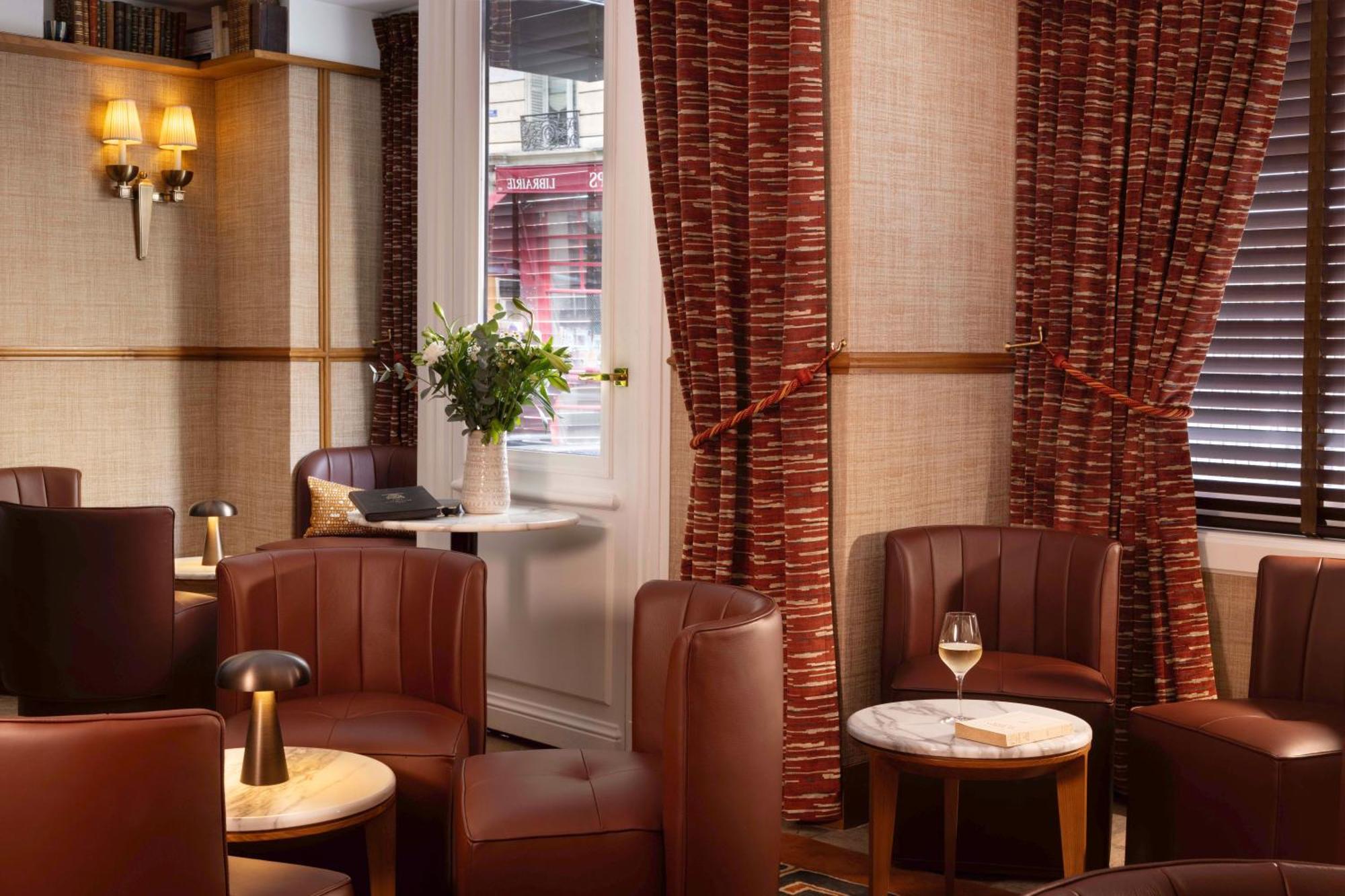 Executive Suite,1739373773:JPEG