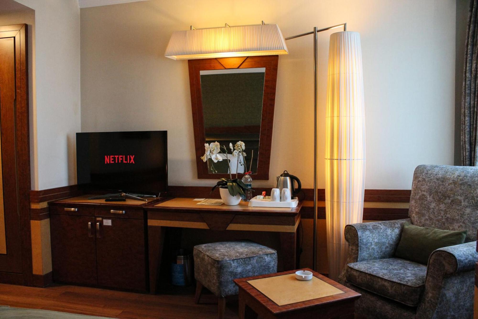 Suite,1739374498:JPEG