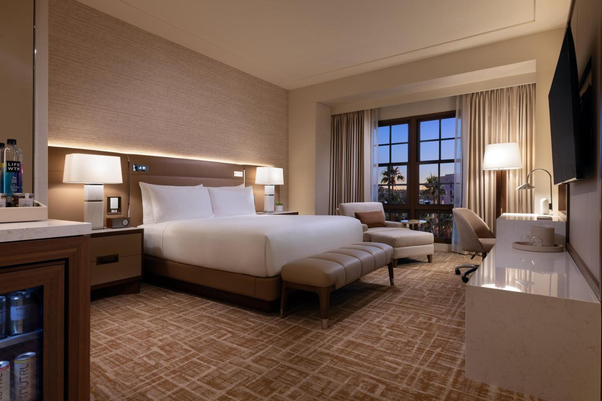 Resort King - Newly Remodeled,1740015074:JPEG