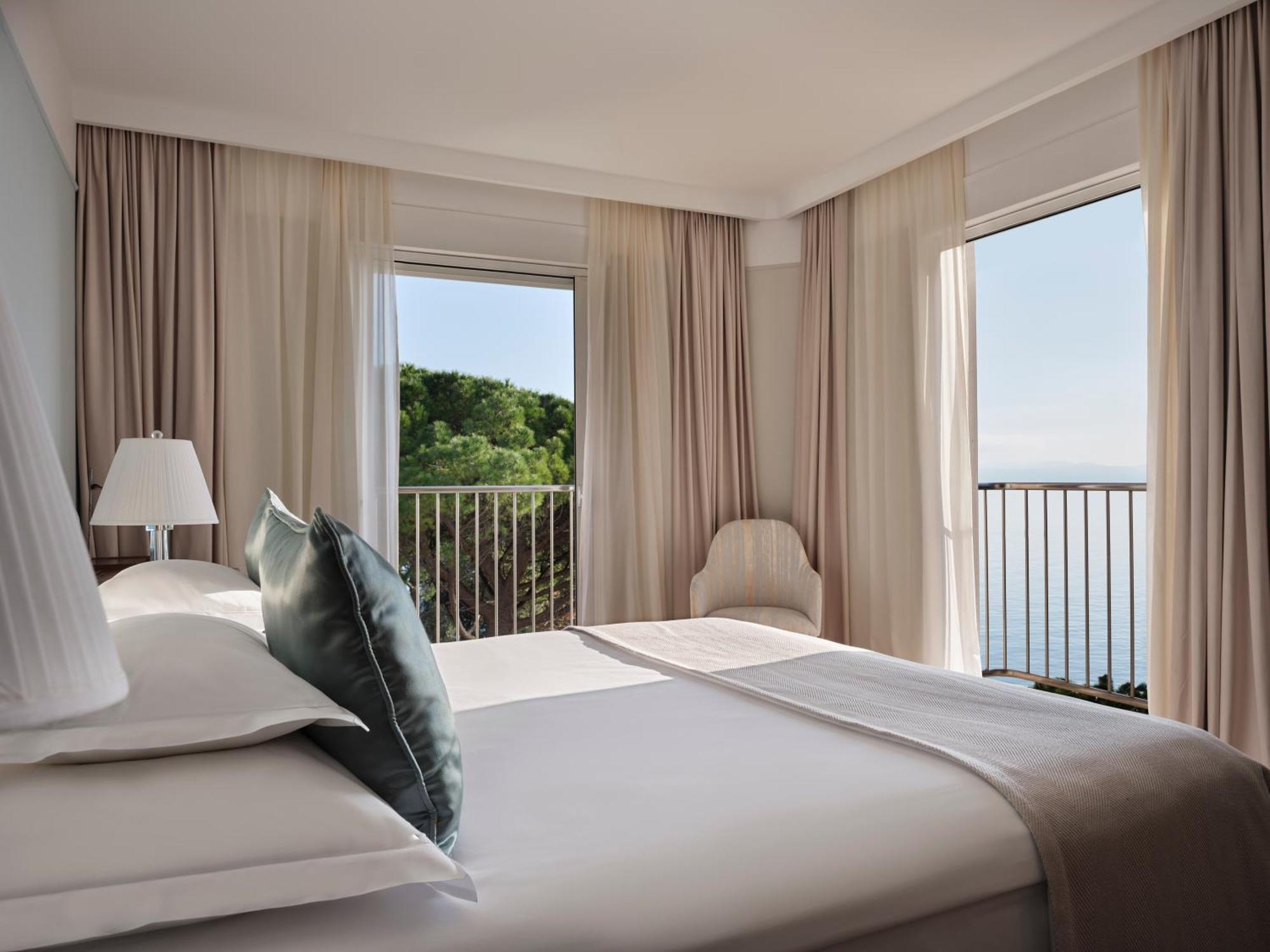 Superior Double Room,1742592043:JPEG