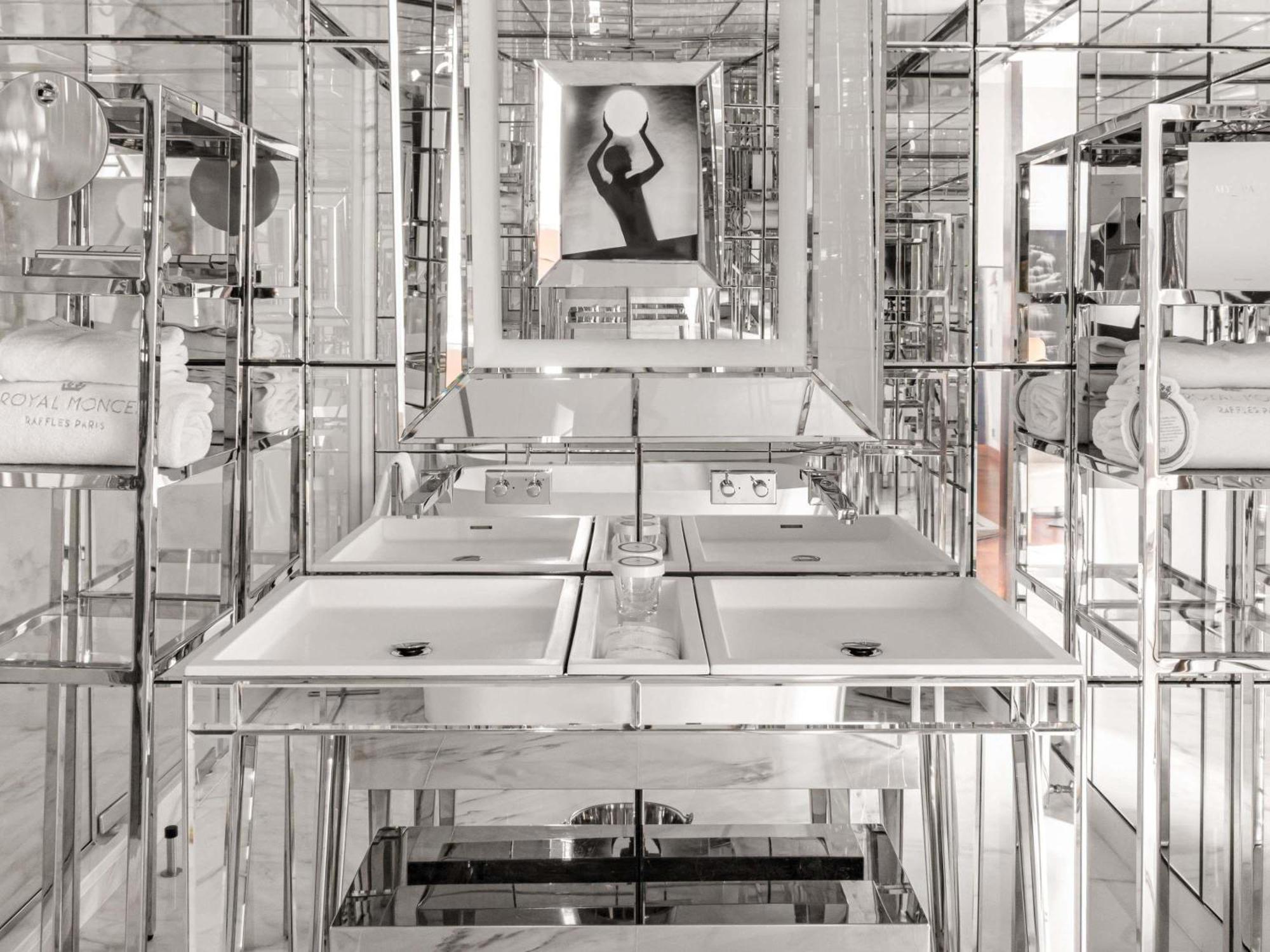 Executive Room,1742606473:JPEG