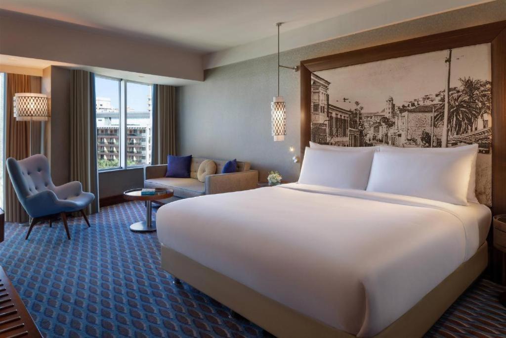 Deluxe King Room,1742811758:JPEG