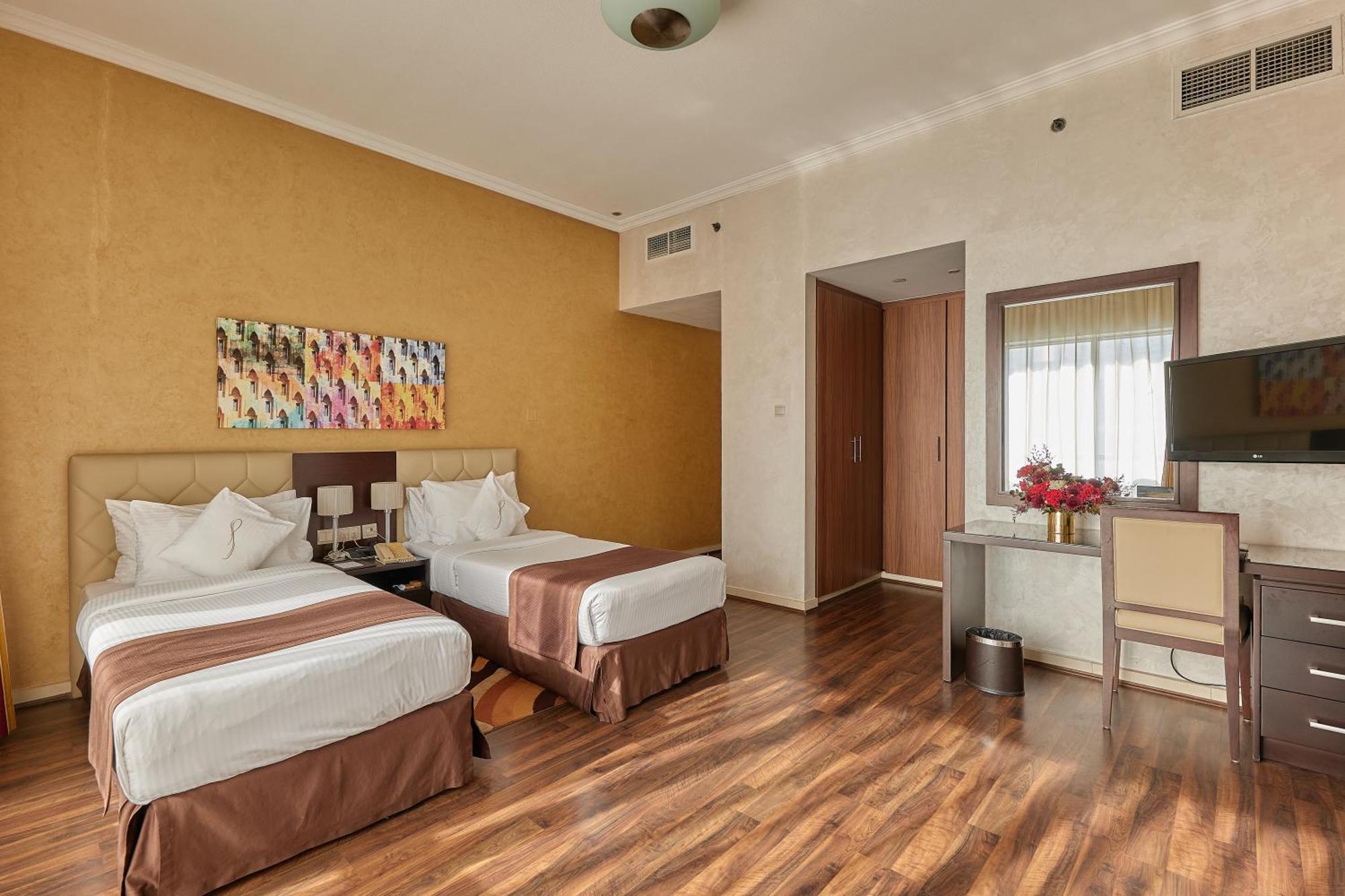 Deluxe Two-Bedroom Apartment,1742893778:JPEG