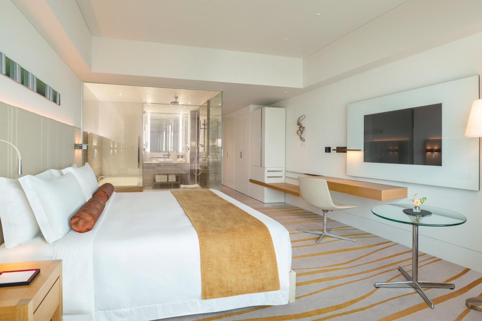 Club Deluxe King Room with Club Lounge Access,1742990484:JPEG