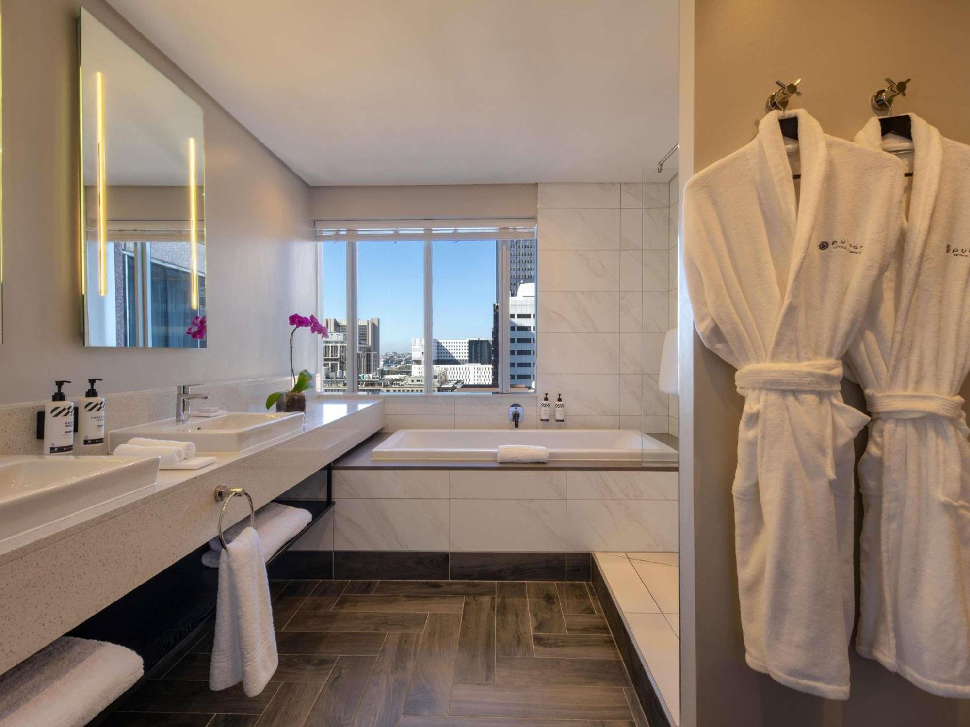 Executive King Room,1743066807:JPEG