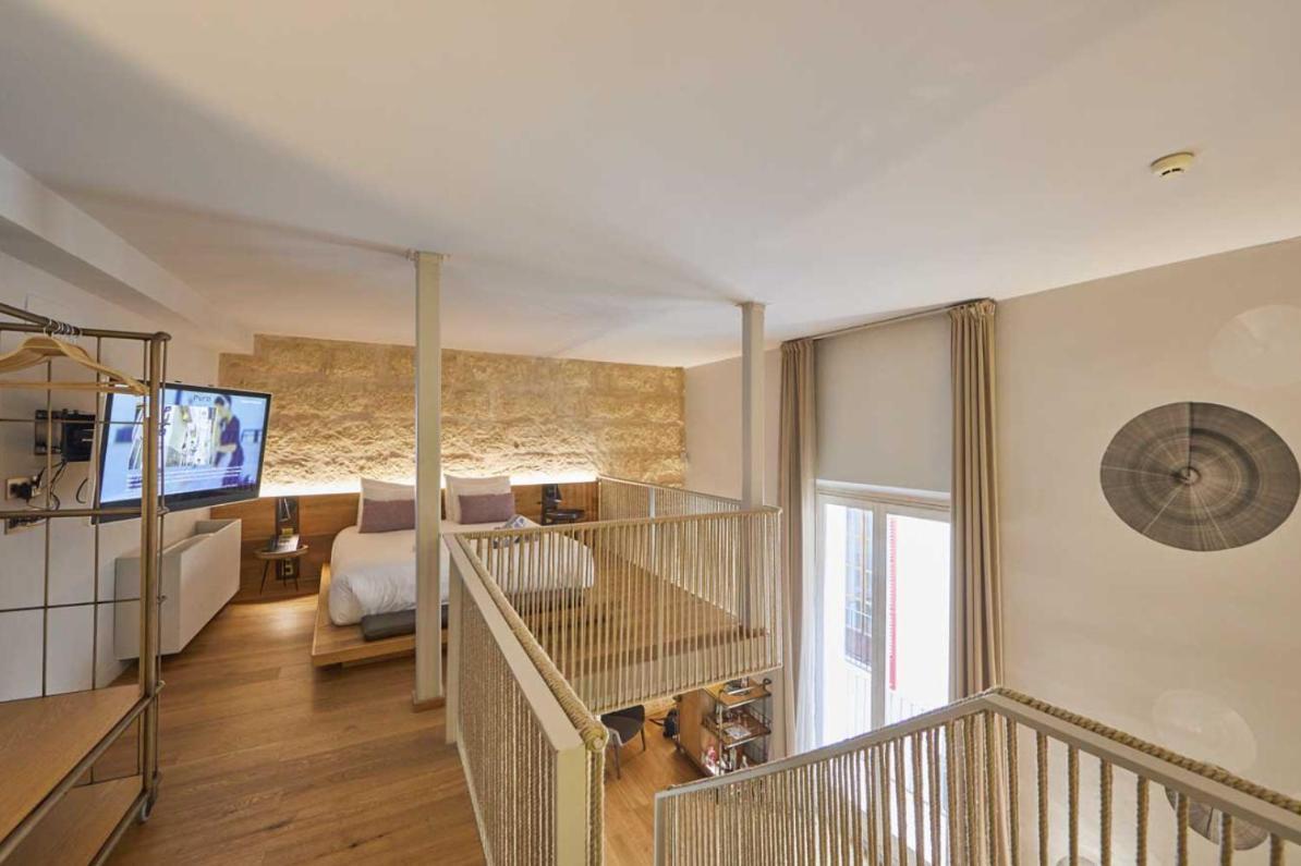 Oasis-Suite Room,1743501950:JPEG