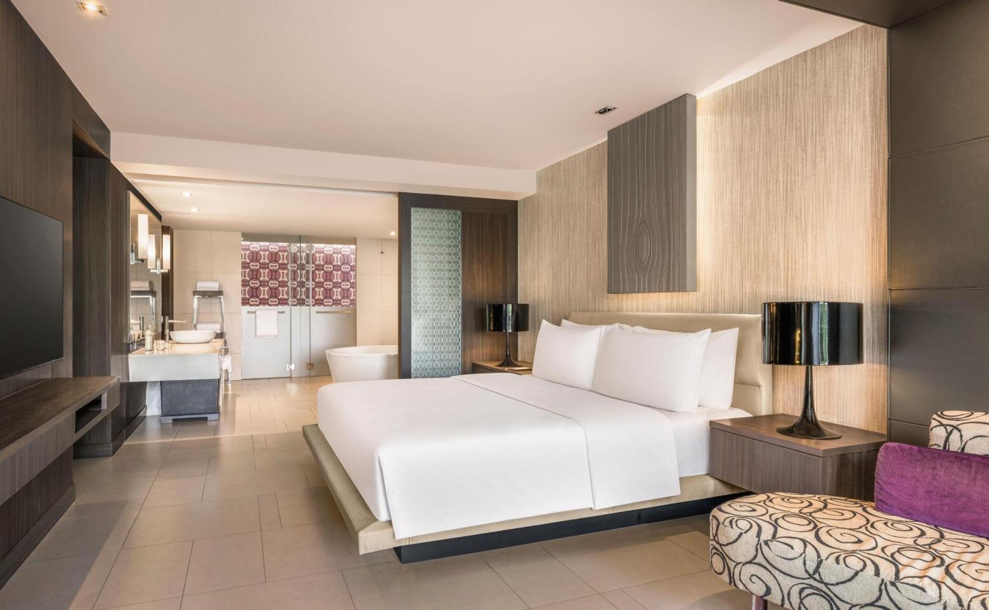 King Premium Suite with Garden Terrace