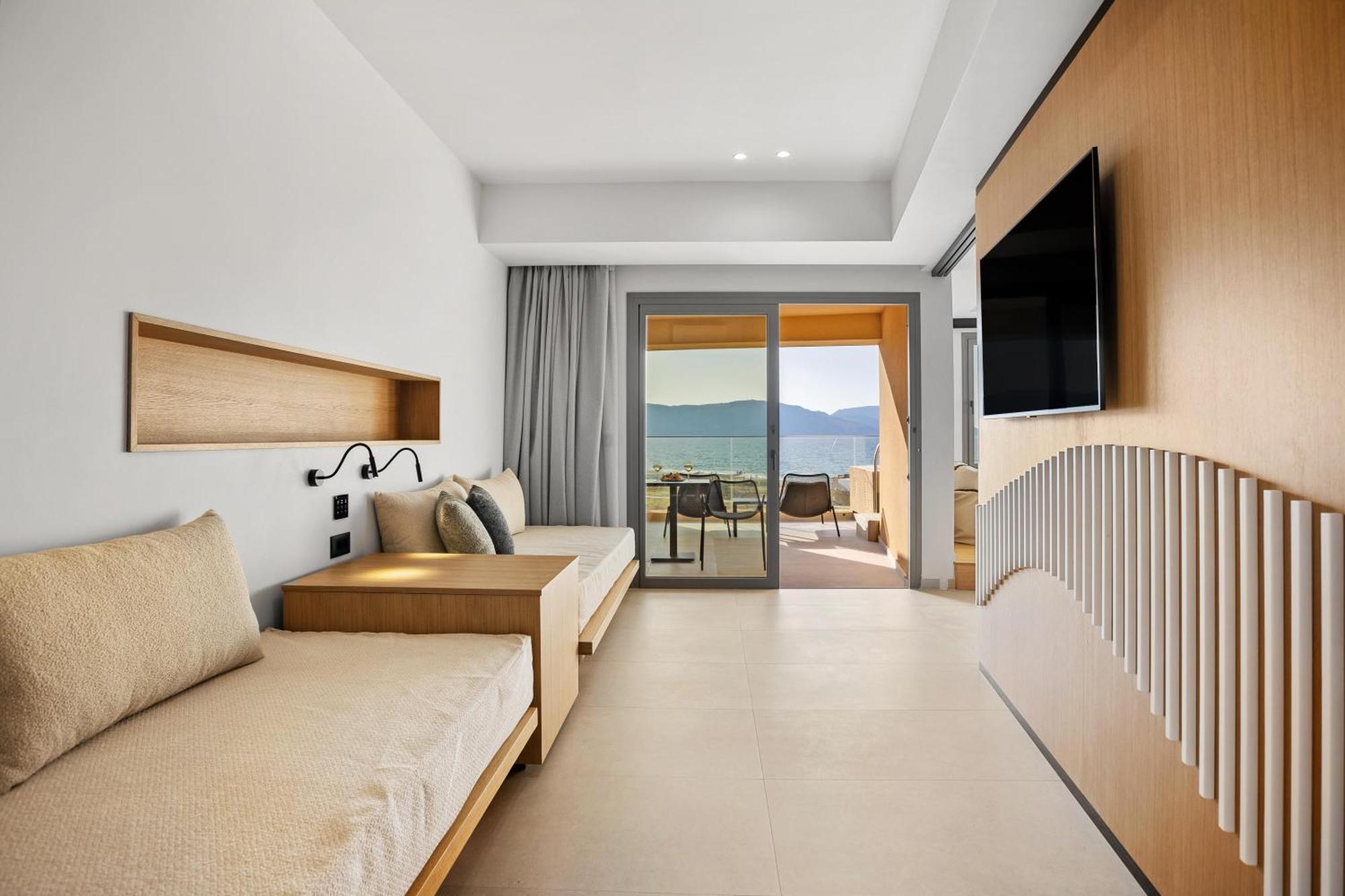 Infinity Suite mit direktem Poolzugang und Meerblick