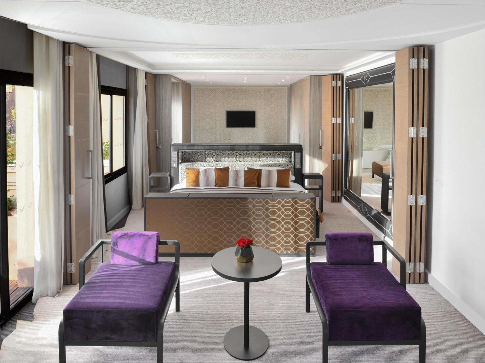 Penthouse mit 2 Schlafzimmern, Wohnzimmer und privatem Pool