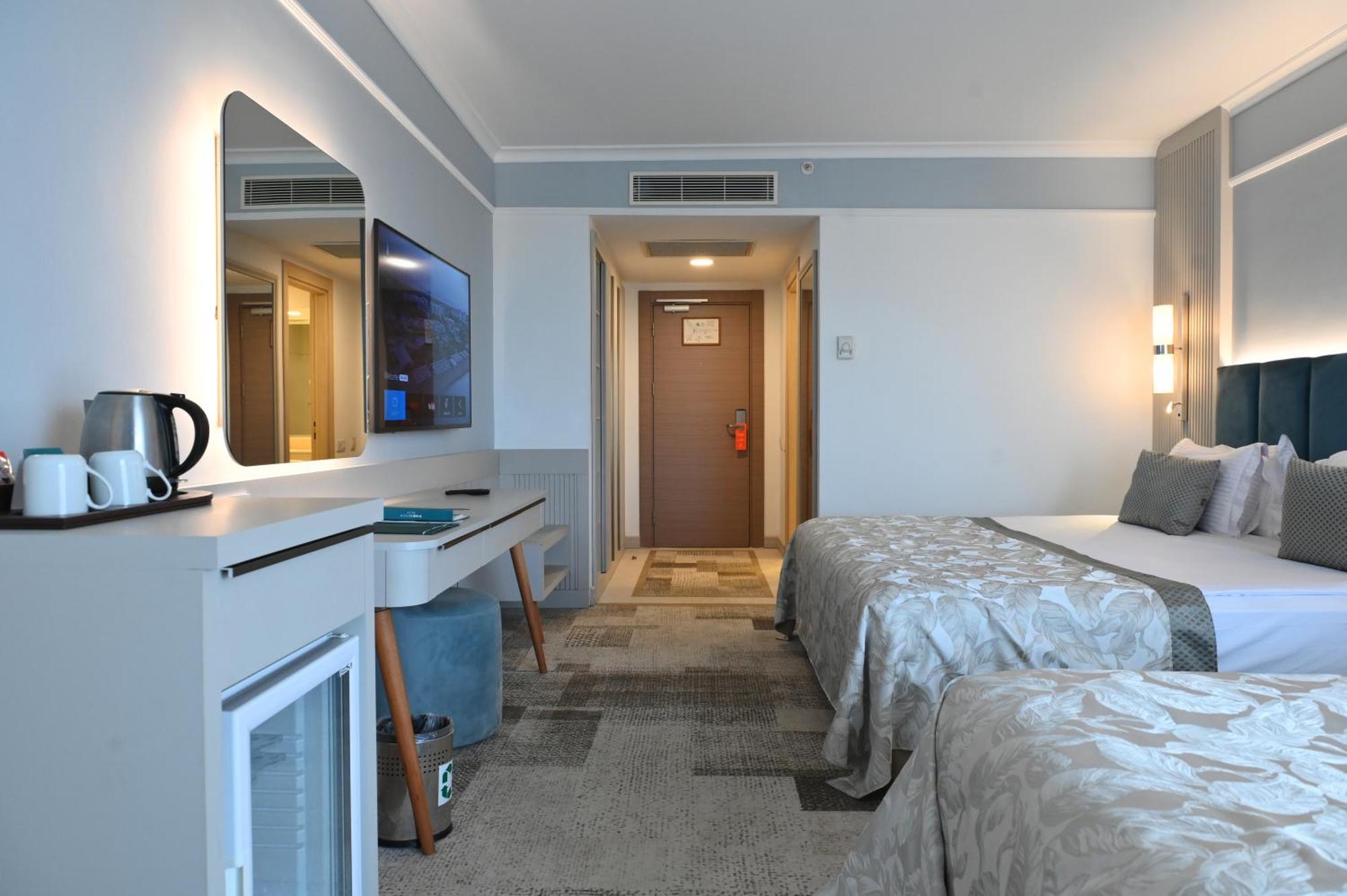 Doppel-/Zweibettzimmer mit Gartenblick