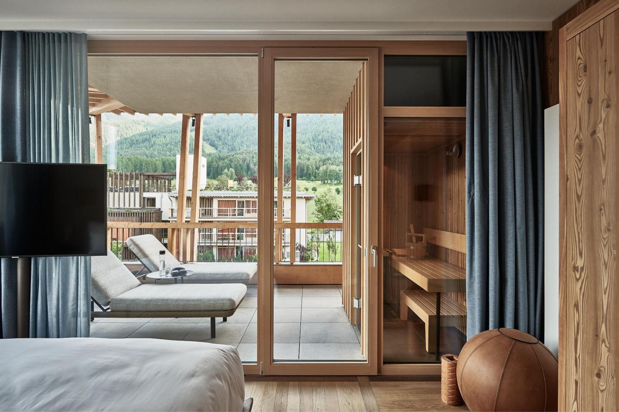 Summit Suite Finnish Sauna