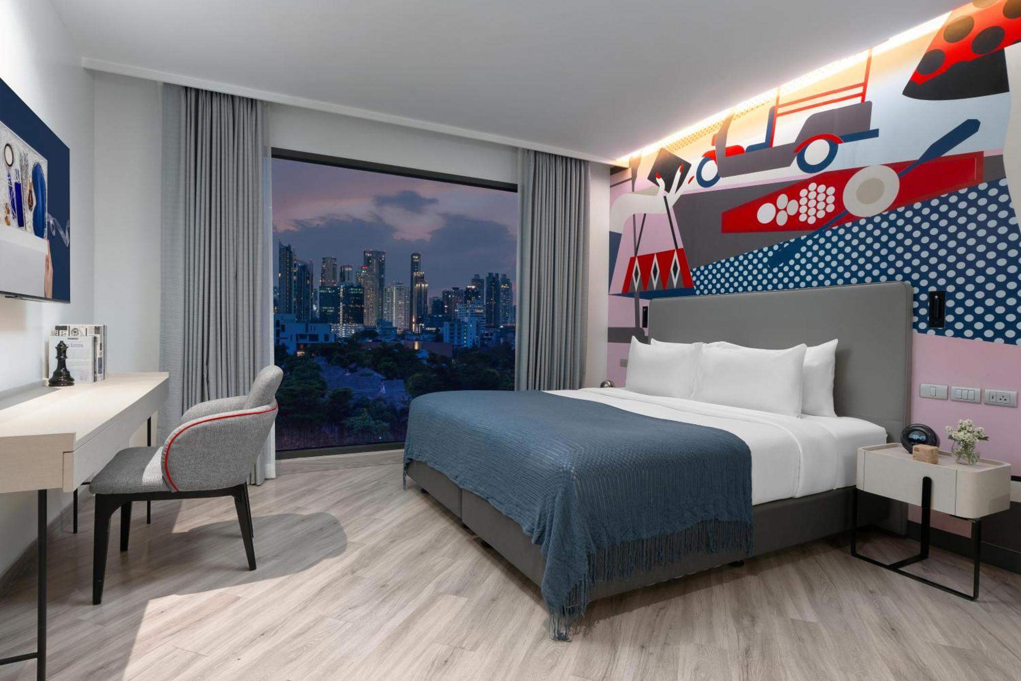 Studio Executive Zimmer
