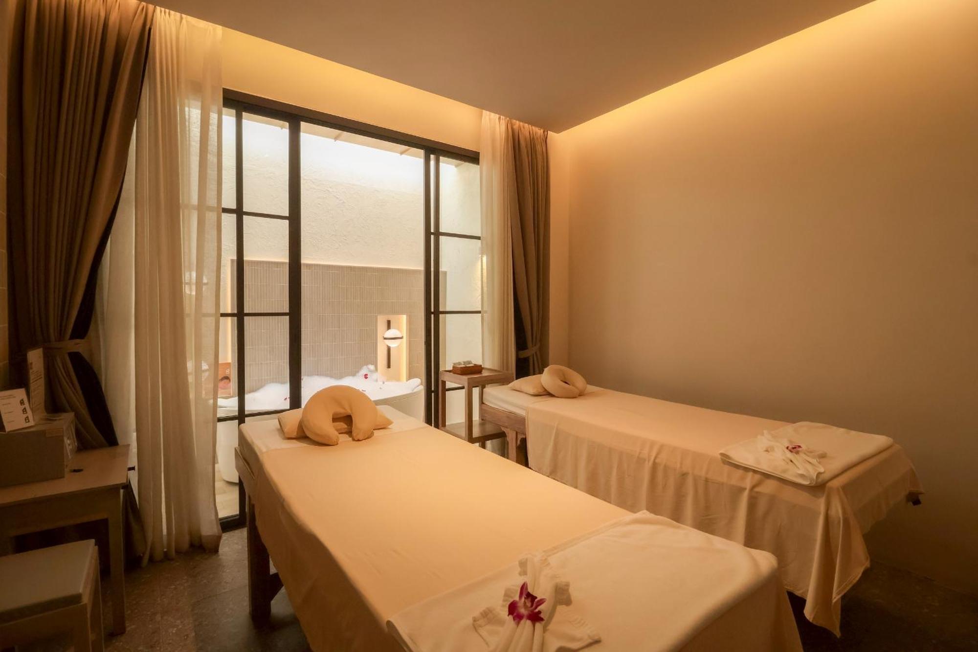 Montraj Club One Bedroom Suite