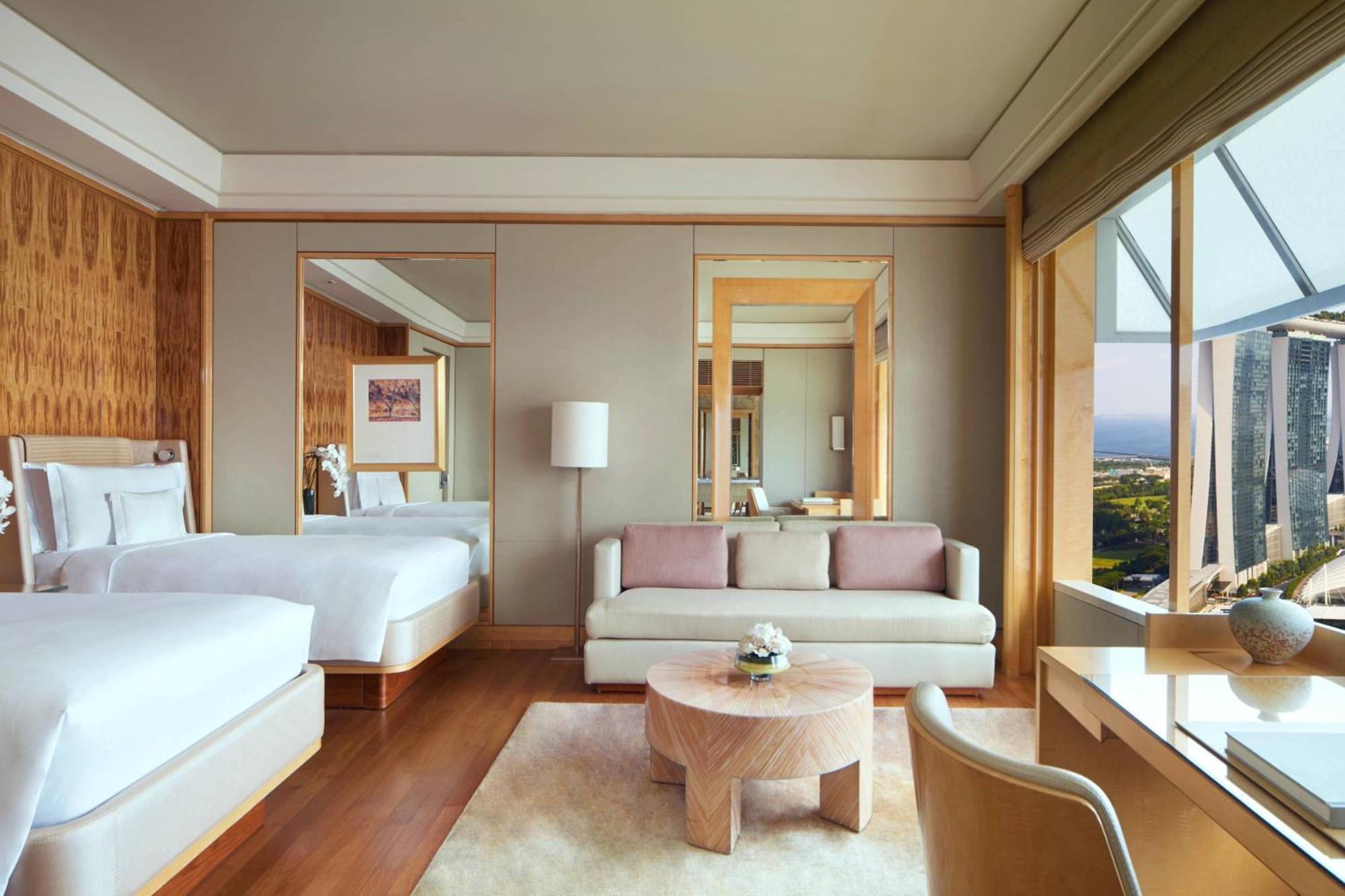 Deluxe Marina Zimmer mit 2 Einzelbetten und Blick auf die Marina Bay