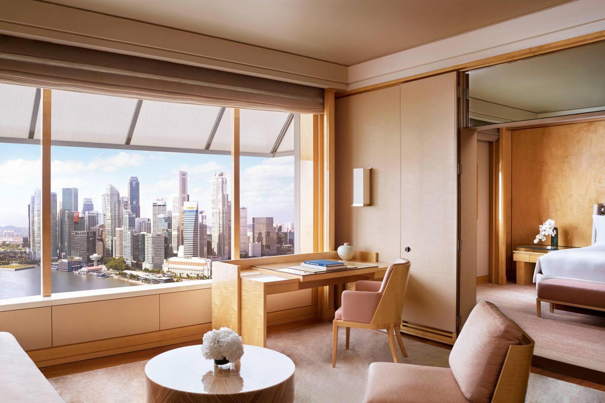 Deluxe Suite Club mit 1 Kingsize-Bett, Blick auf die Marina Bay und Zugang zur Lounge