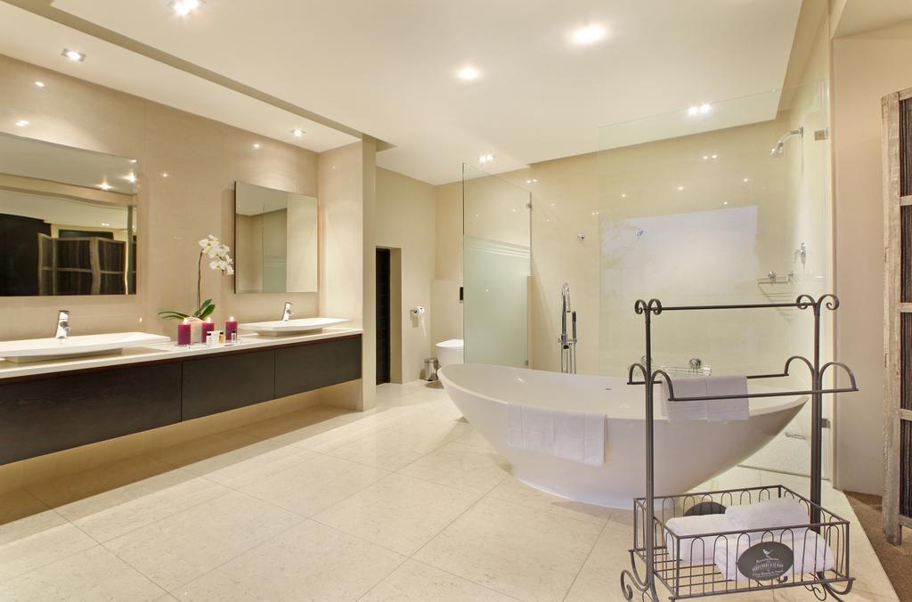 Luxury Pool Suite,663615780:JPEG
