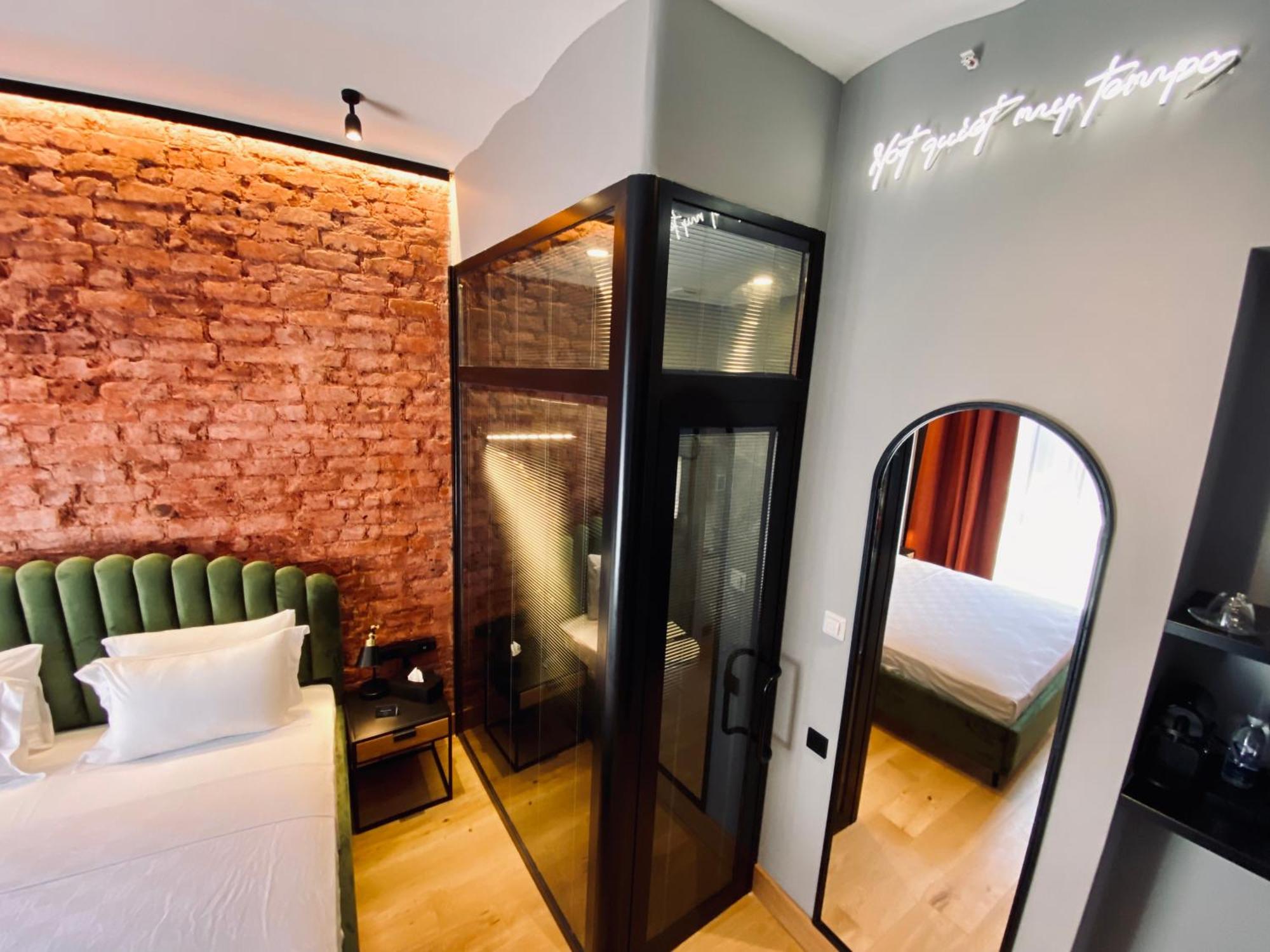 Standard Doppelzimmer mit Straßenblick