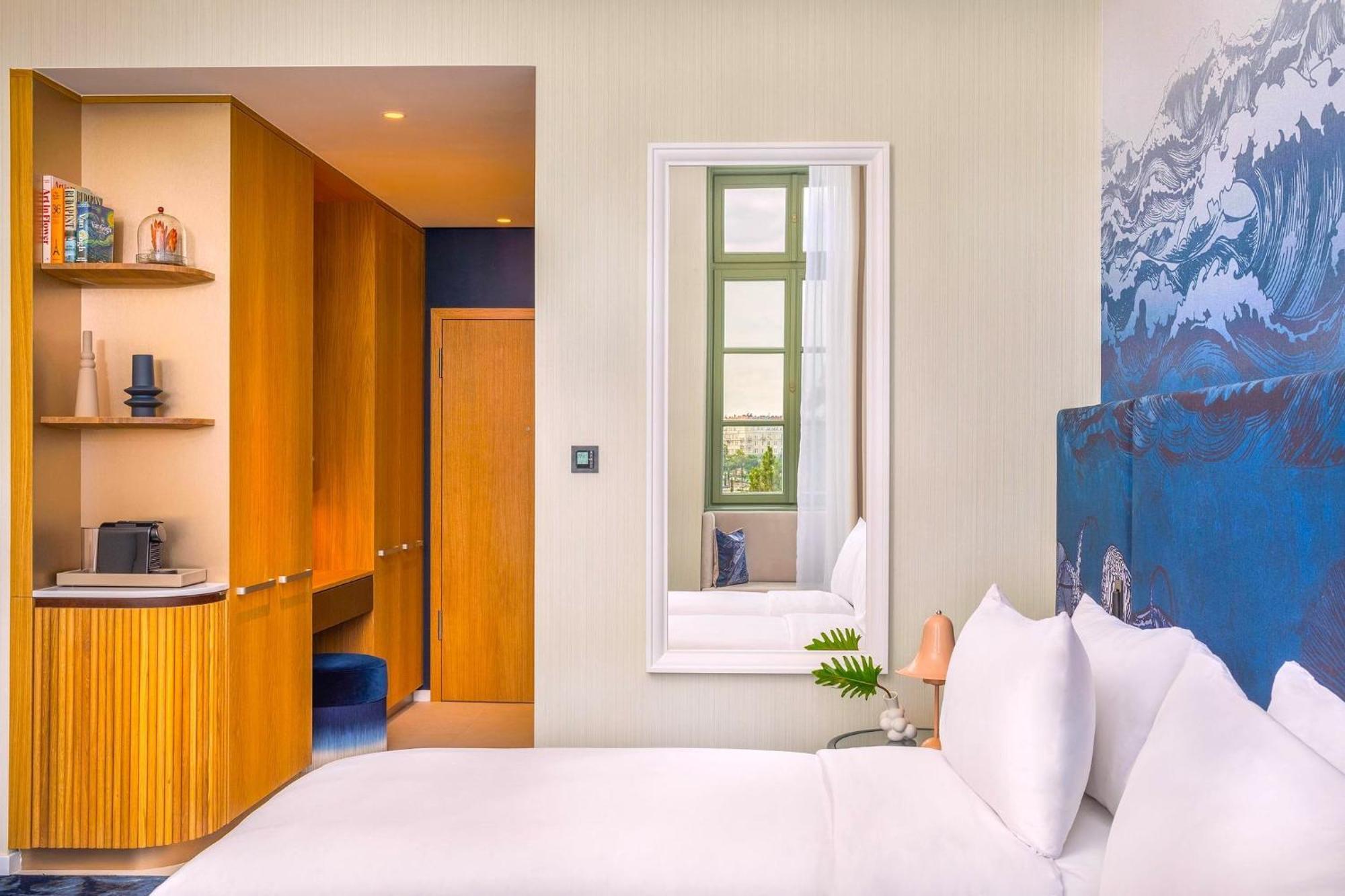 Premium-Kingsize-Zimmer mit Donaublick