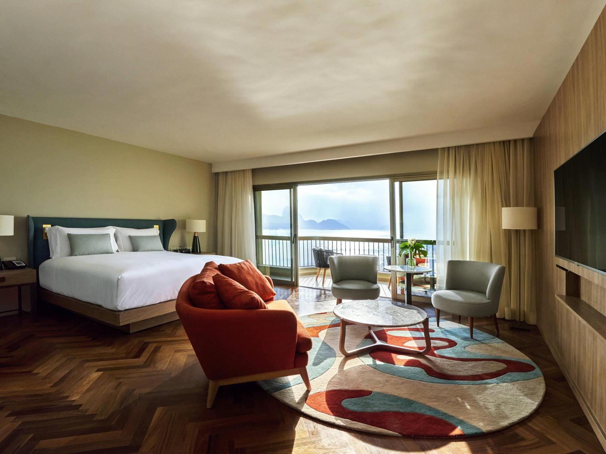 Junior Suite mit Kingsize-Bett und Meerblick