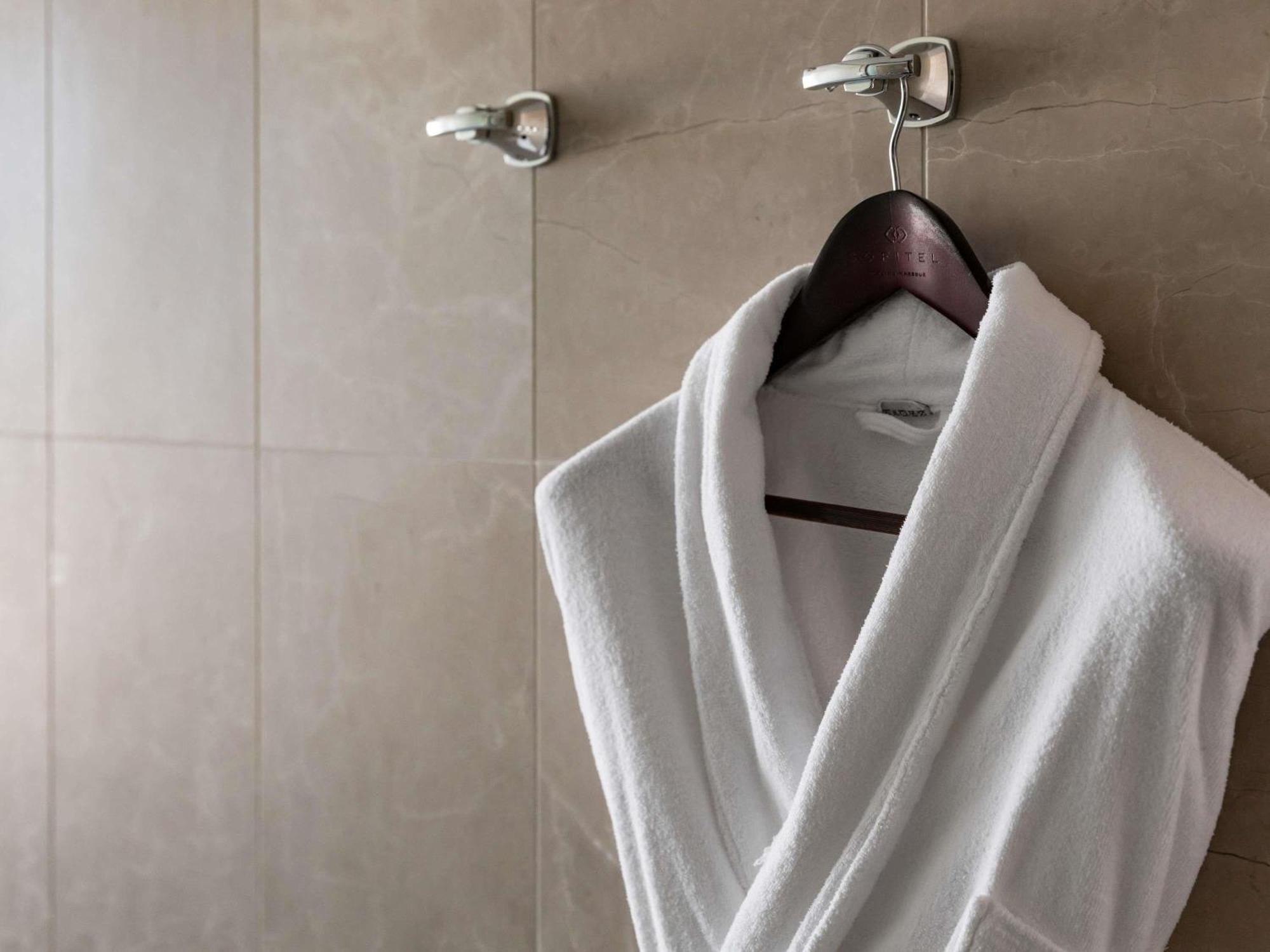 Bellerive Suite mit 1 Kingsize-Bett und Zugang zum Club Millesime – Blick auf den Hafen