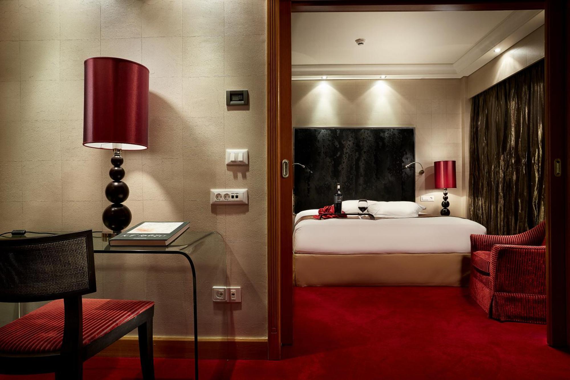 Executive Park Suite,820176158:JPEG