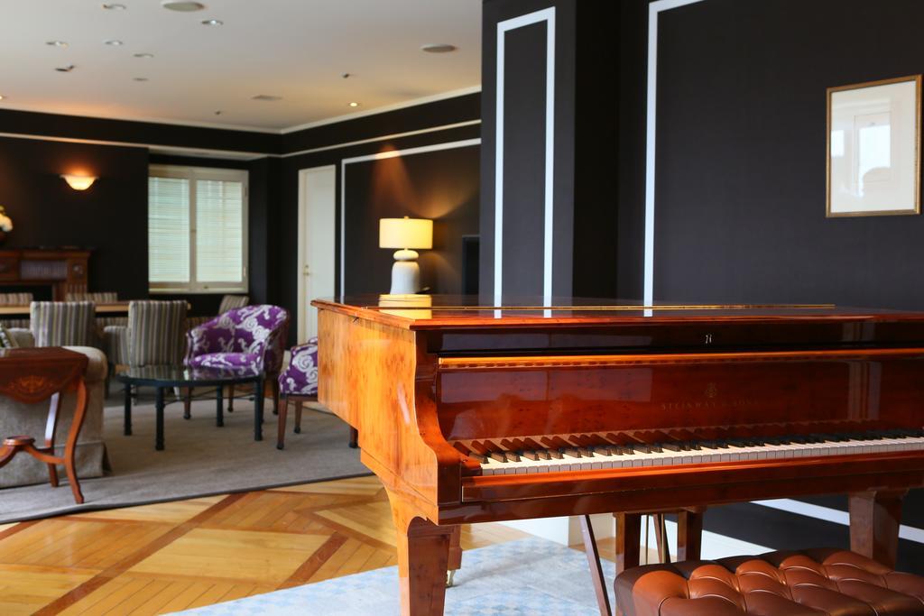 Royal Suite King Club Lounge Access - Non-Smoking