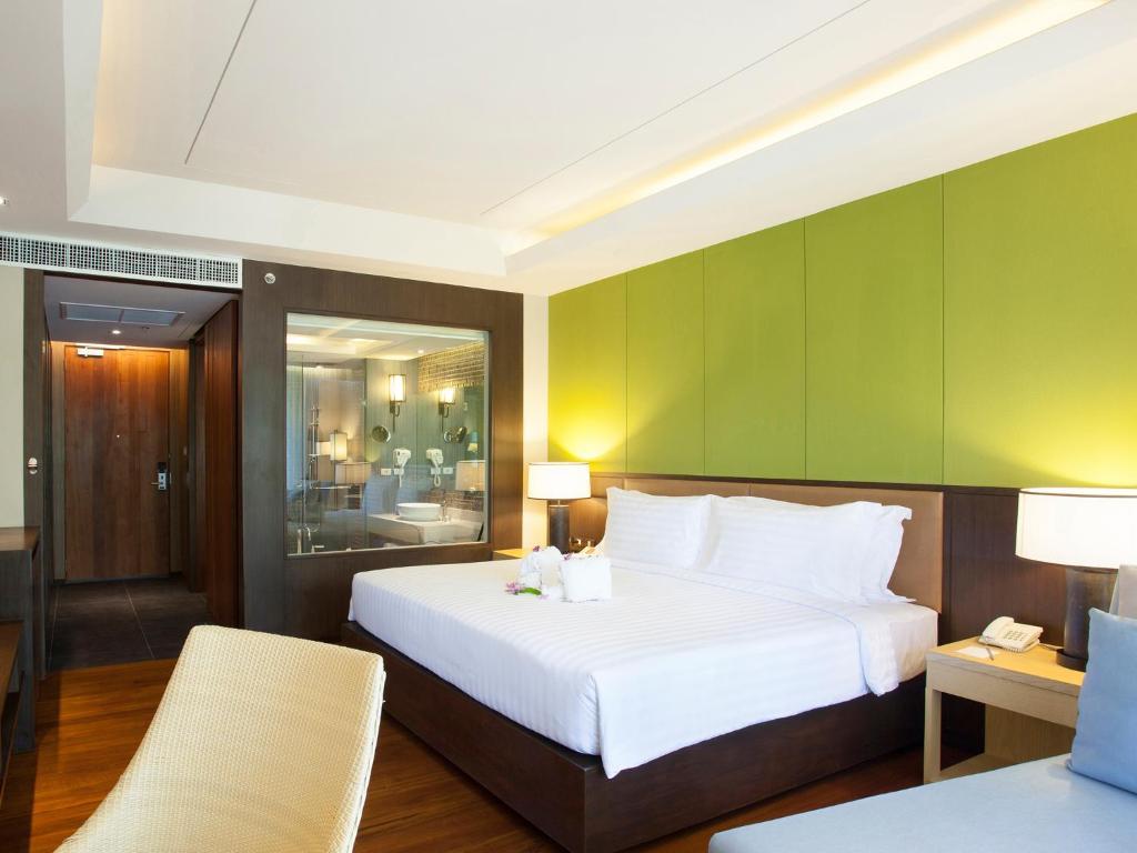 Premier Doppelzimmer mit Blick auf den Pool