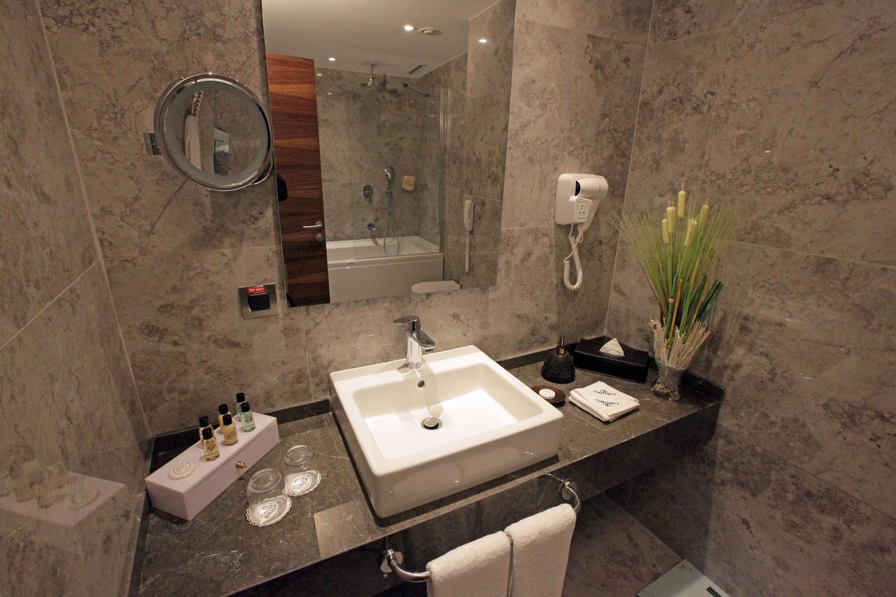 Junior Suite With Free Airport Transfer,712972405:JPEG